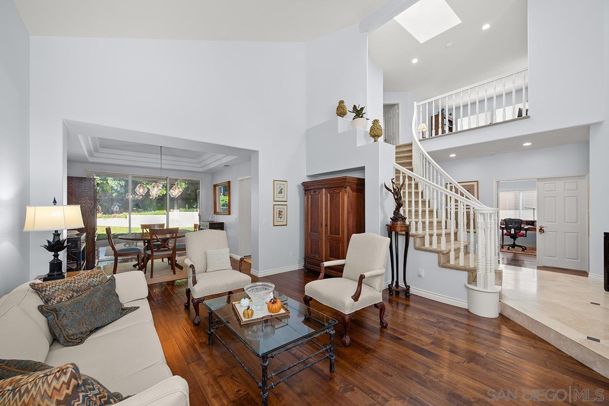 Detail Gallery Image 8 of 53 For 4582  Mercurio St, San Diego,  CA 92130 - 4 Beds | 3 Baths