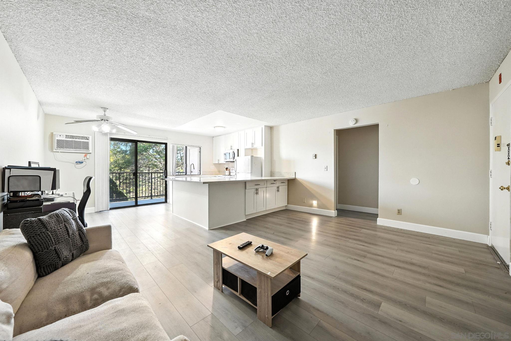 Detail Gallery Image 2 of 21 For 7838  Cowles Mountain Court  #C6,  San Diego,  CA 92119 - 1 Beds | 1 Baths