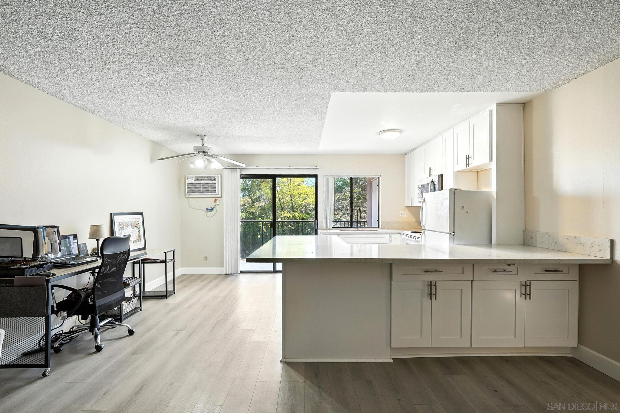 Detail Gallery Image 3 of 21 For 7838  Cowles Mountain Court  #C6,  San Diego,  CA 92119 - 1 Beds | 1 Baths