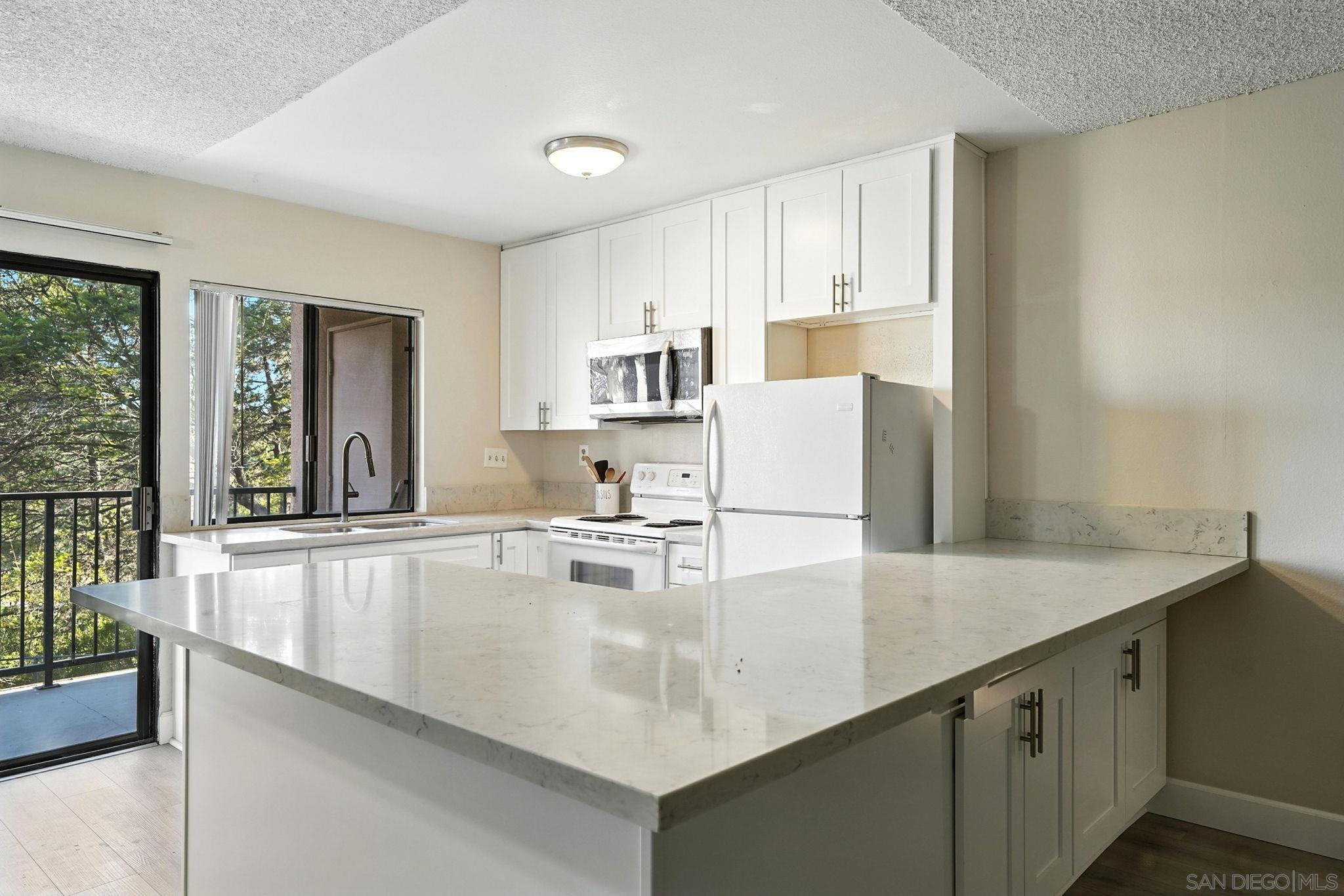 Detail Gallery Image 5 of 21 For 7838  Cowles Mountain Court  #C6,  San Diego,  CA 92119 - 1 Beds | 1 Baths