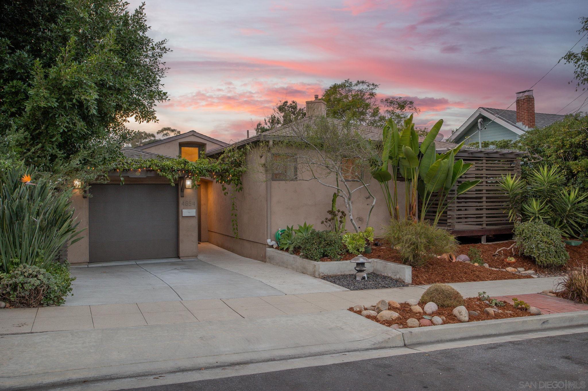 Detail Gallery Image 2 of 49 For 4854  39th St, San Diego,  CA 92116 - 3 Beds | 3 Baths