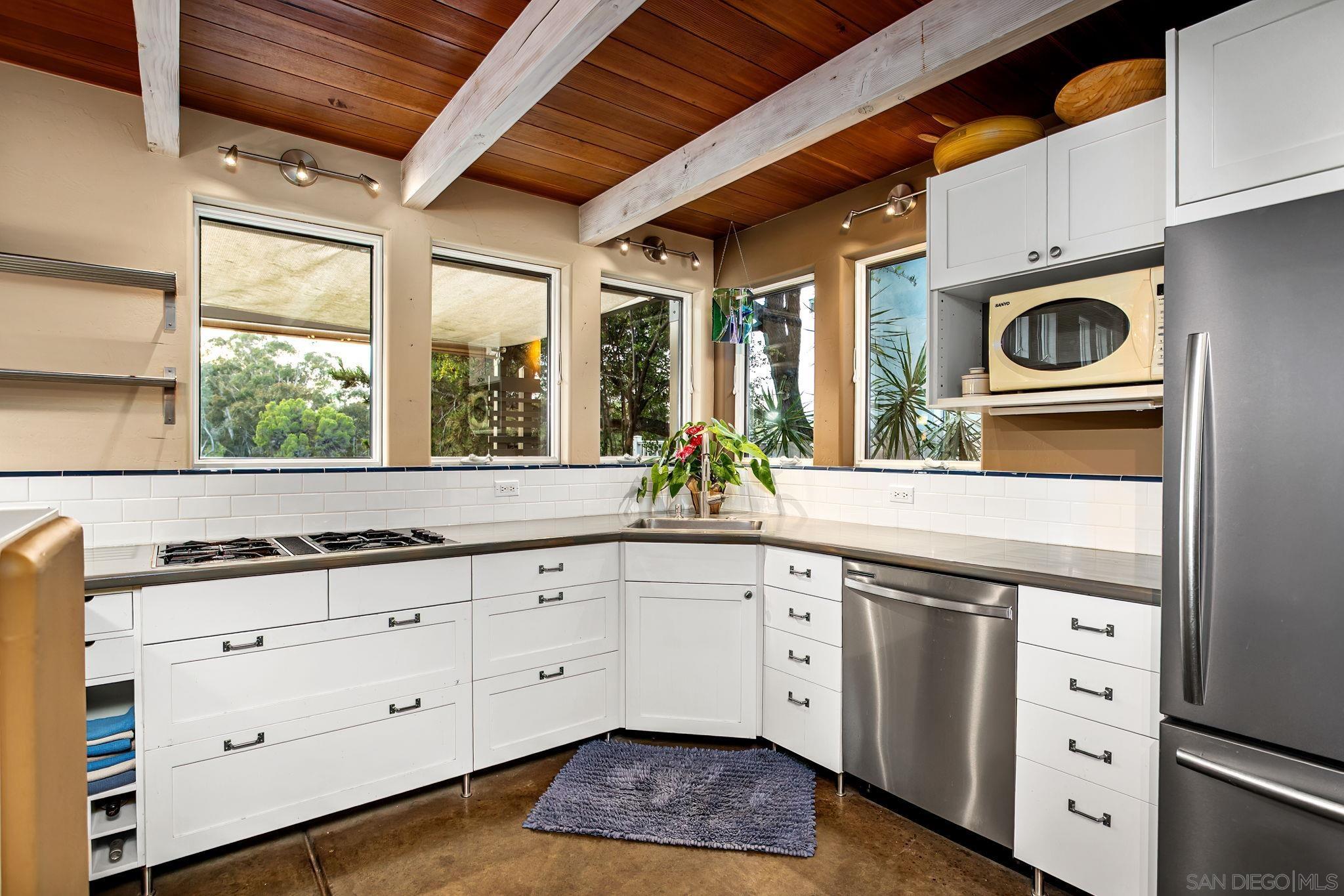 Detail Gallery Image 23 of 49 For 4854  39th St, San Diego,  CA 92116 - 3 Beds | 3 Baths