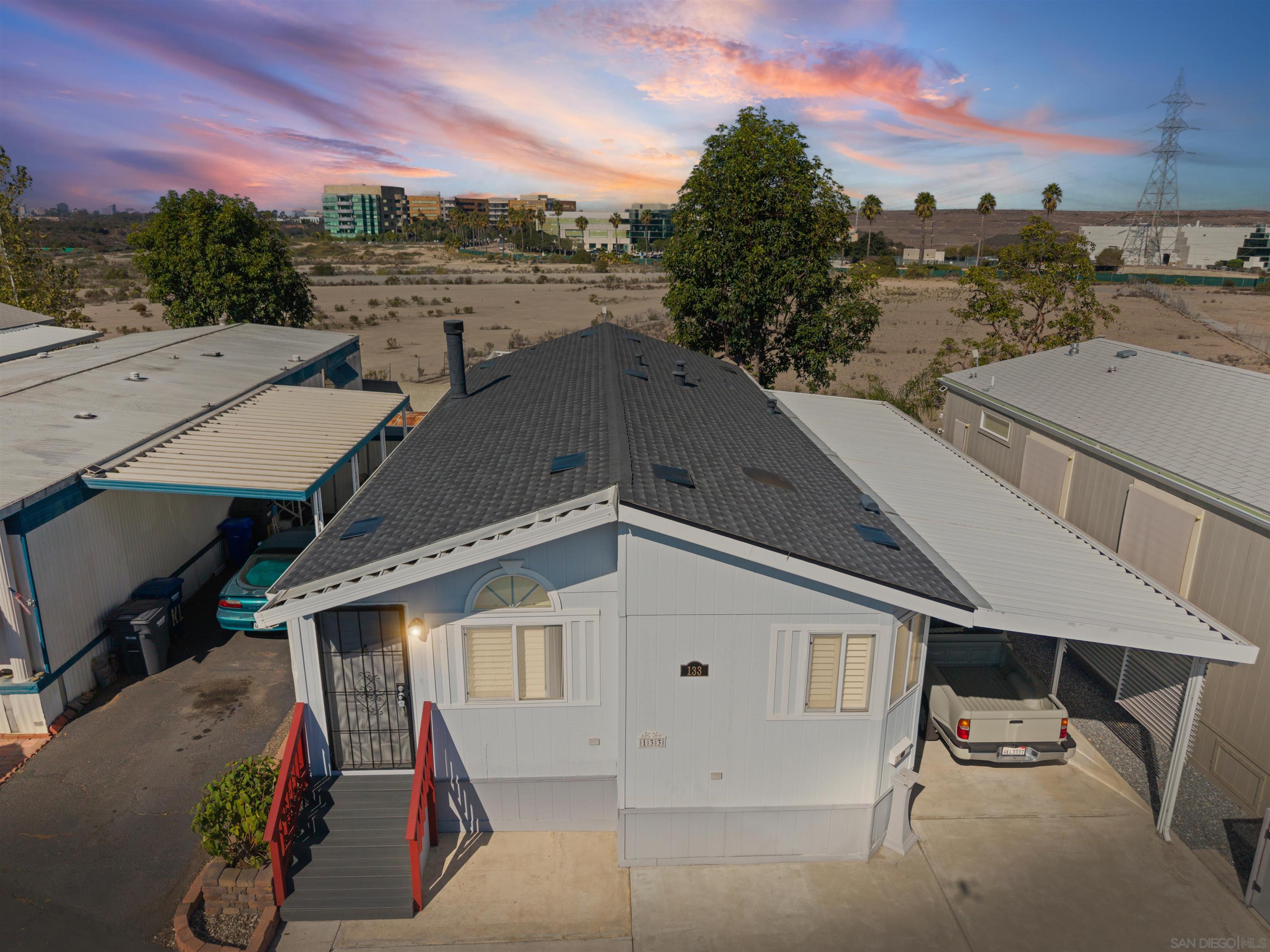 Front Image Thumbnail for SD250044070