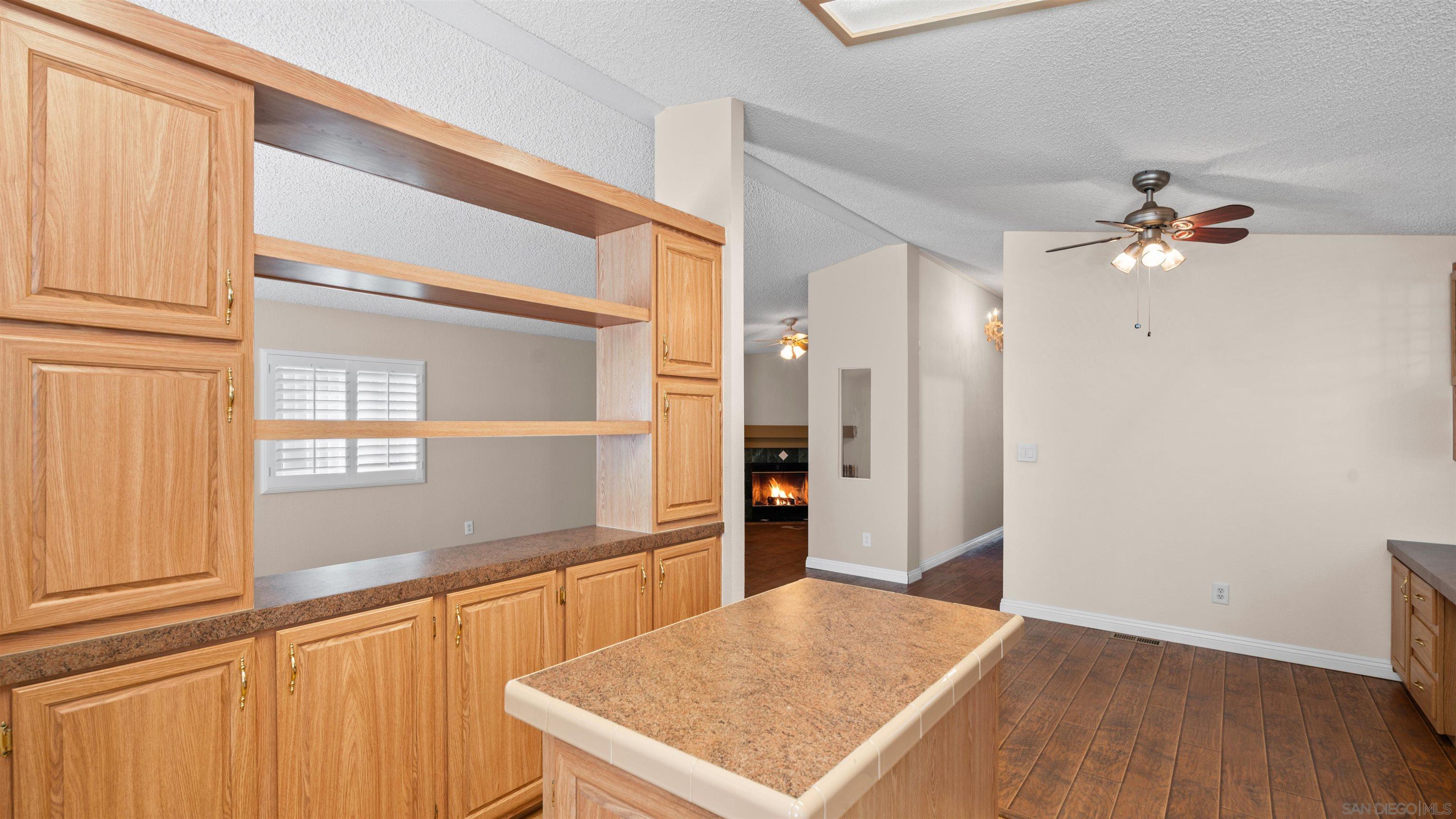 Detail Gallery Image 11 of 35 For 6460  Convoy Court  133, San Diego,  CA 92117 - 2 Beds | 2 Baths