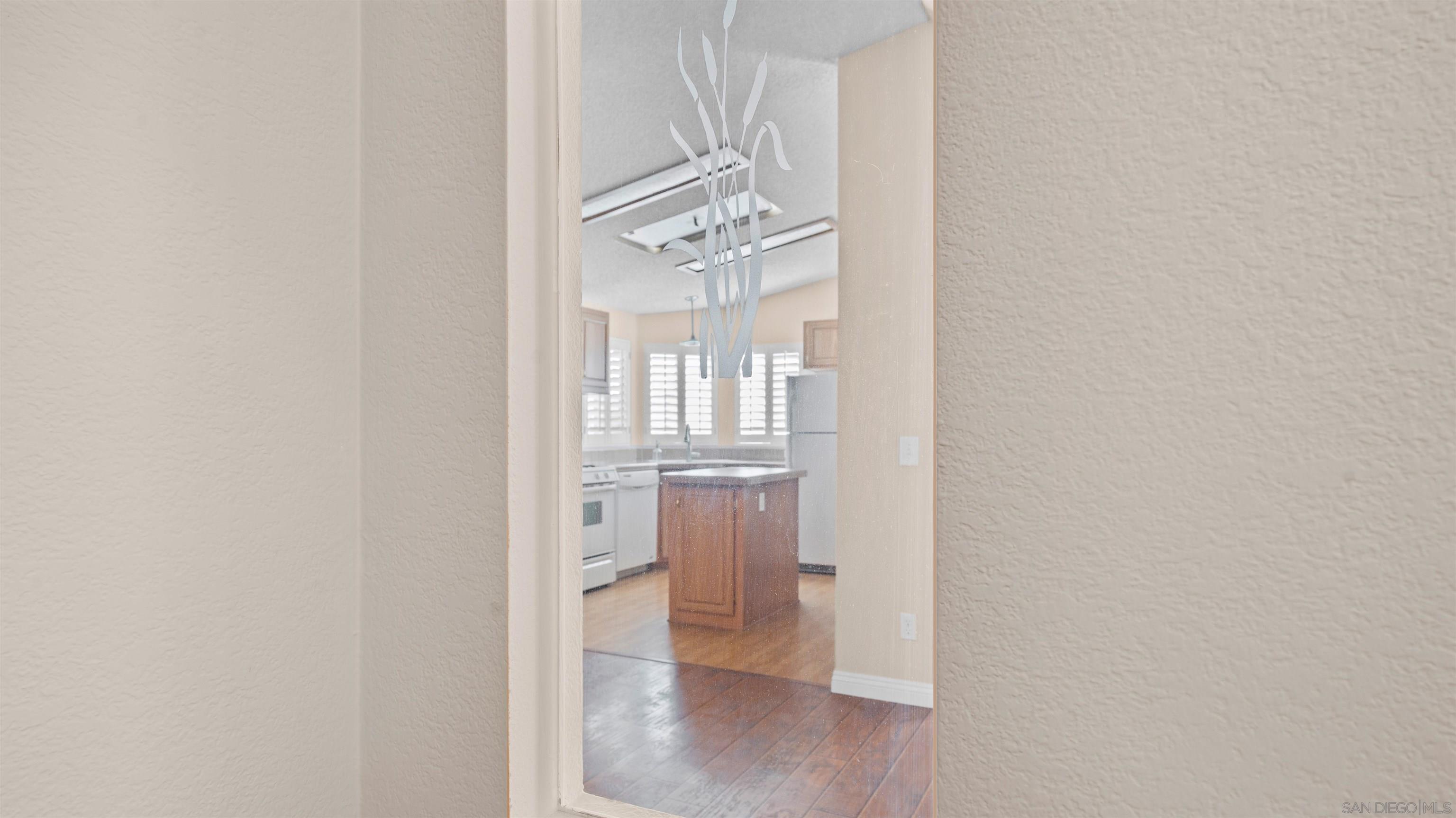 Detail Gallery Image 4 of 35 For 6460  Convoy Court  133, San Diego,  CA 92117 - 2 Beds | 2 Baths