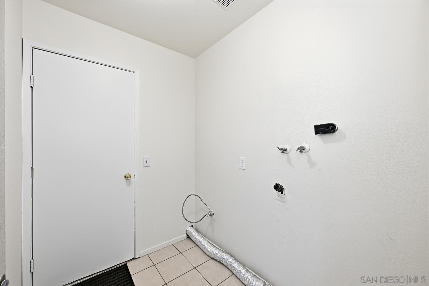 Detail Gallery Image 12 of 19 For 7969  Landon Pl, San Diego,  CA 92126 - 4 Beds | 2 Baths