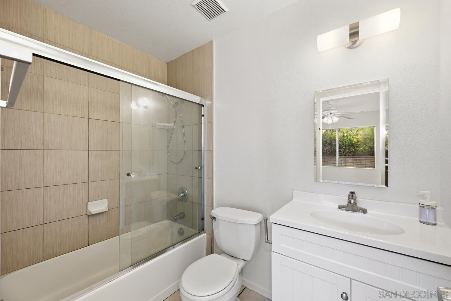 Detail Gallery Image 8 of 19 For 7969  Landon Pl, San Diego,  CA 92126 - 4 Beds | 2 Baths