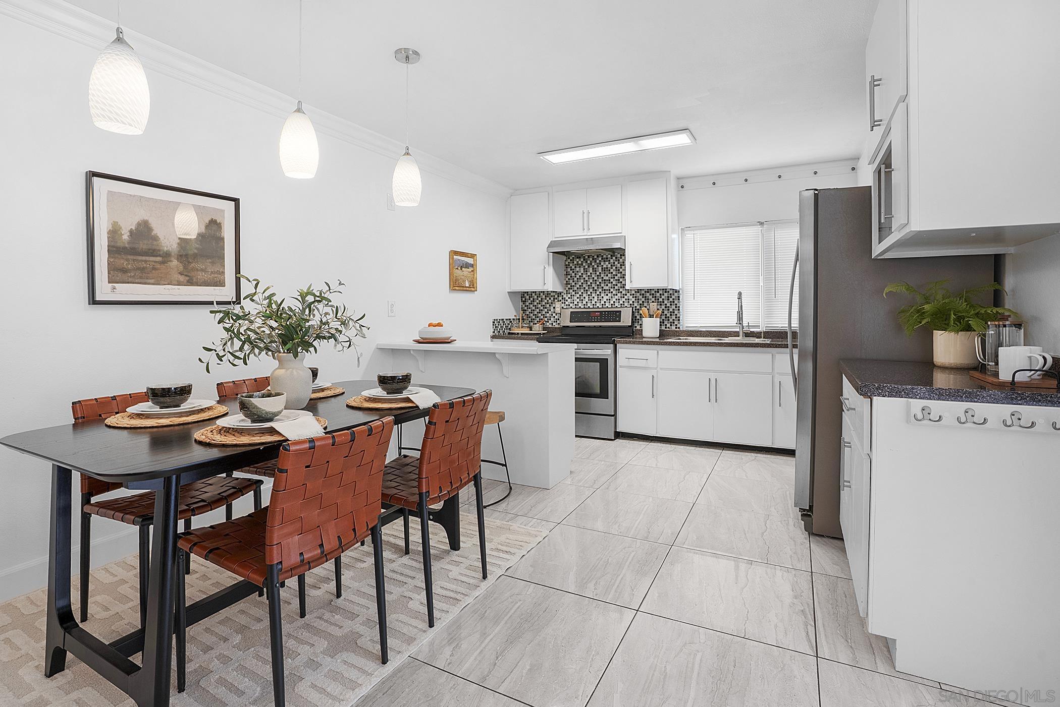 Detail Gallery Image 8 of 36 For 273  Rancho Ct  #C,  Chula Vista,  CA 91911 - 3 Beds | 1/1 Baths