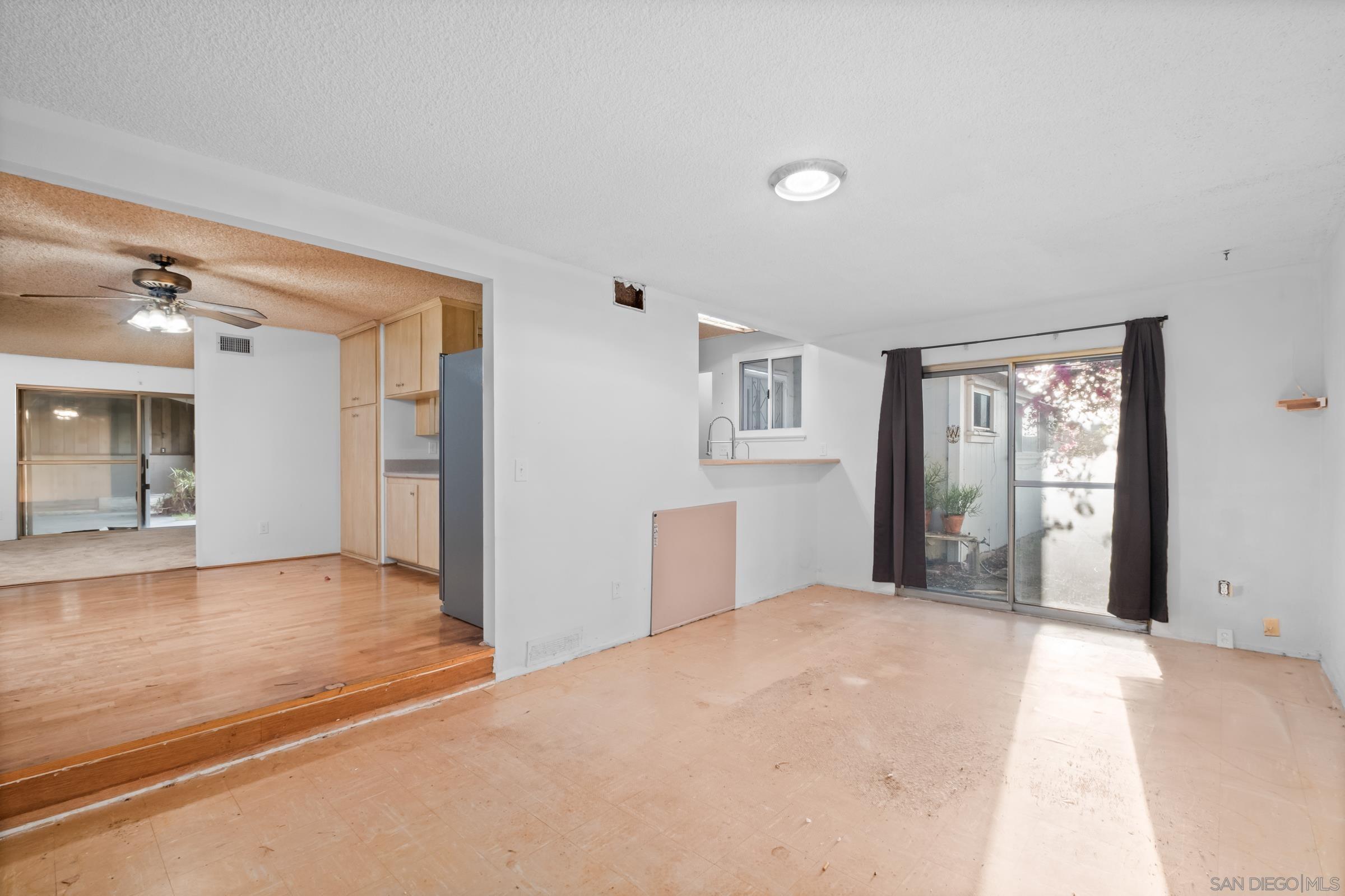 Detail Gallery Image 6 of 37 For 1540  Corsica Street, San Diego,  CA 92111 - 3 Beds | 2 Baths