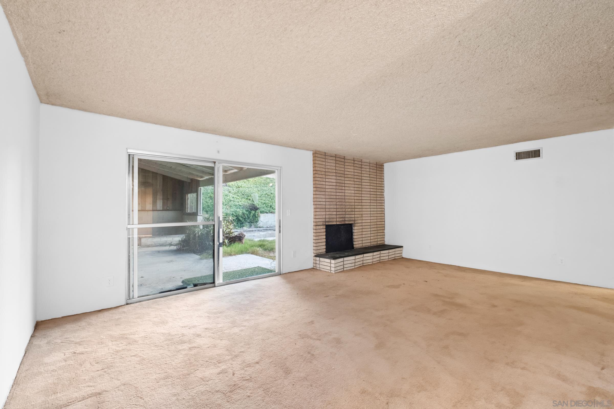 Detail Gallery Image 10 of 37 For 1540  Corsica Street, San Diego,  CA 92111 - 3 Beds | 2 Baths