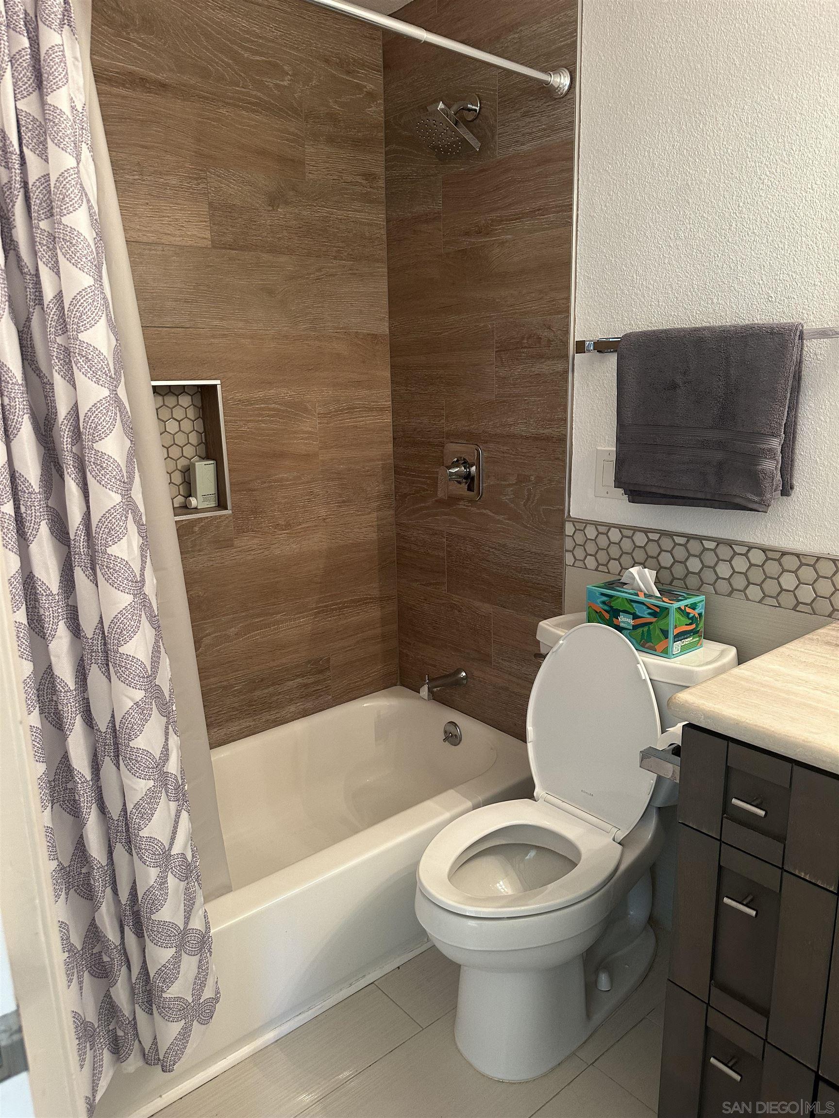 Detail Gallery Image 16 of 23 For 3312  Caminito Eastbluff  128, La Jolla,  CA 92037 - 3 Beds | 2/1 Baths