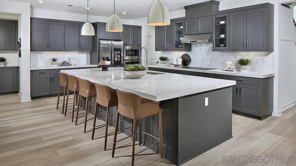 Front Image Thumbnail for SD250044079