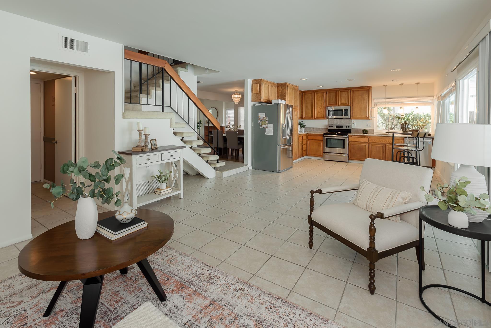 Detail Gallery Image 17 of 44 For 11368  Squamish Rd, San Diego,  CA 92126 - 4 Beds | 3 Baths