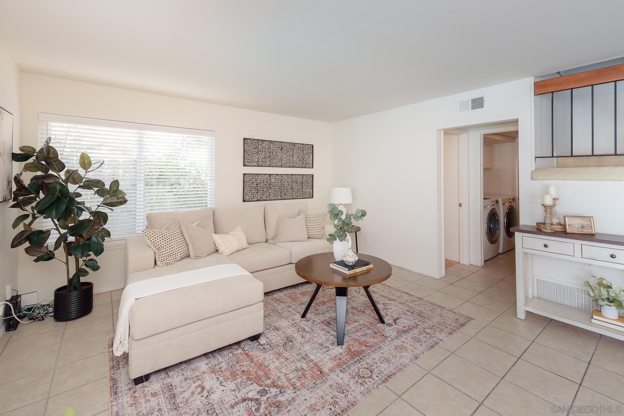 Detail Gallery Image 10 of 44 For 11368  Squamish Rd, San Diego,  CA 92126 - 4 Beds | 3 Baths