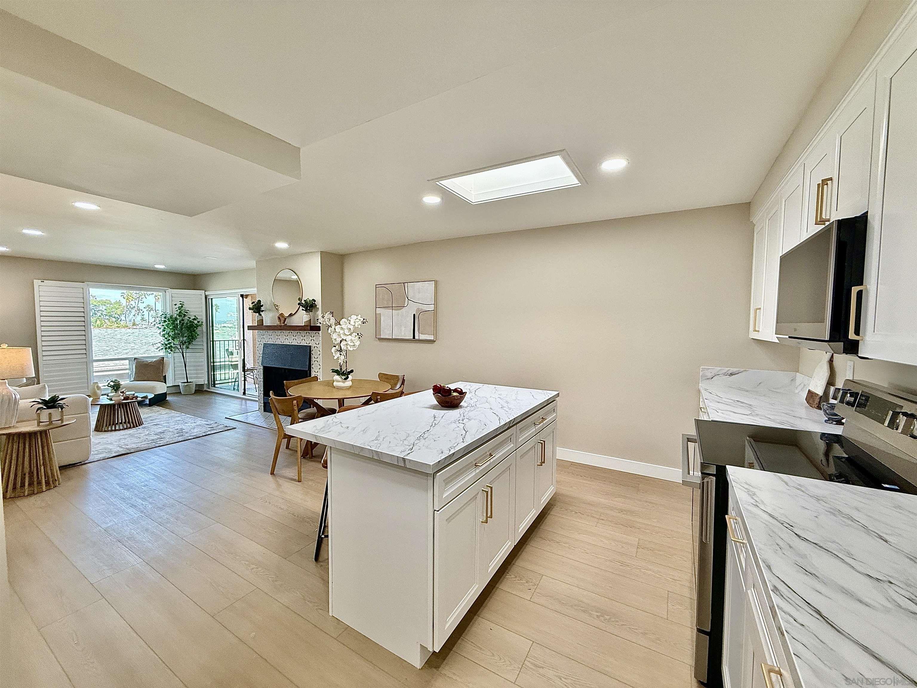 Detail Gallery Image 14 of 48 For 370  Rosecrans St  #302,  San Diego,  CA 92106 - 2 Beds | 2 Baths