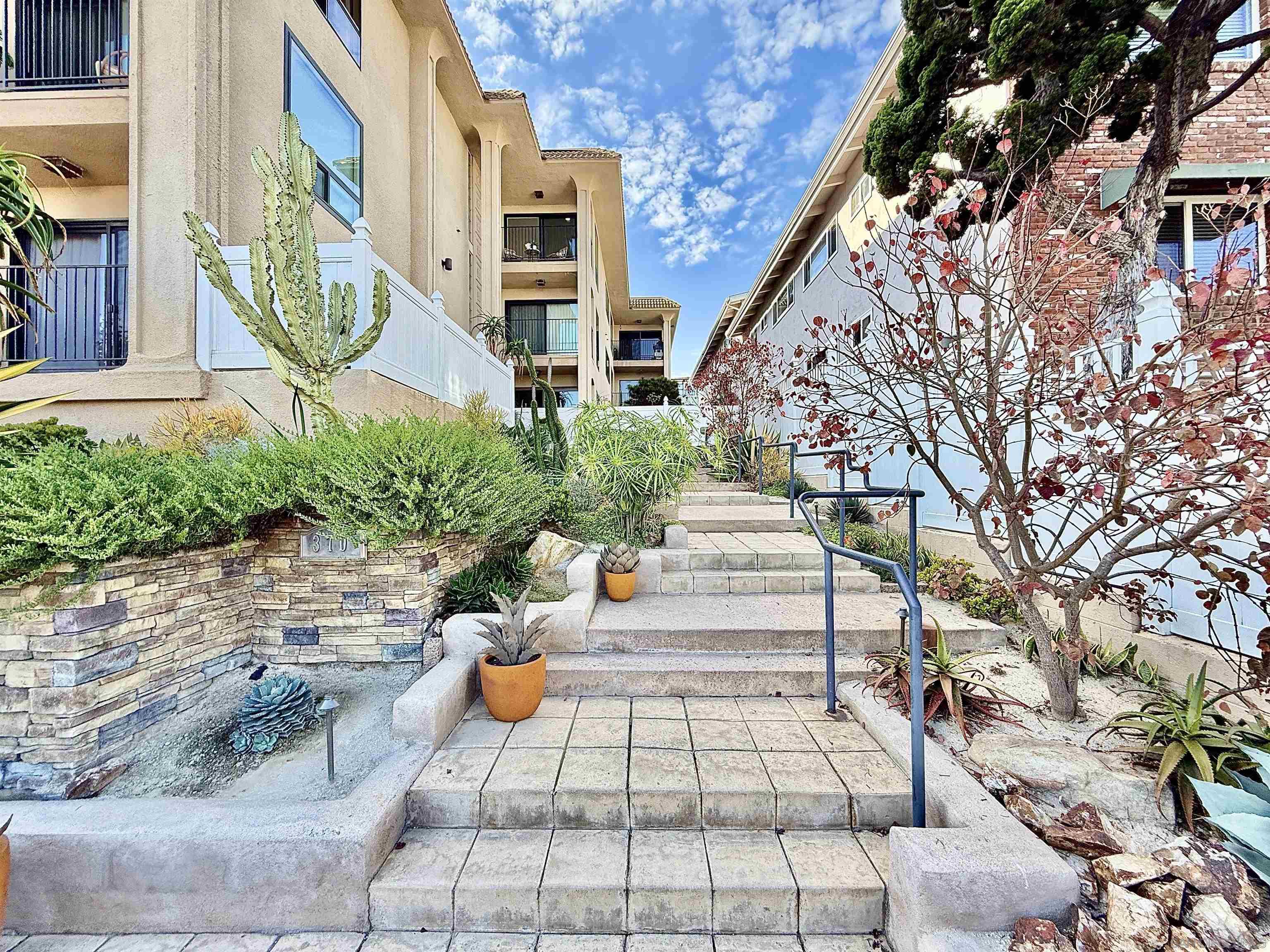 Detail Gallery Image 40 of 48 For 370  Rosecrans St  #302,  San Diego,  CA 92106 - 2 Beds | 2 Baths