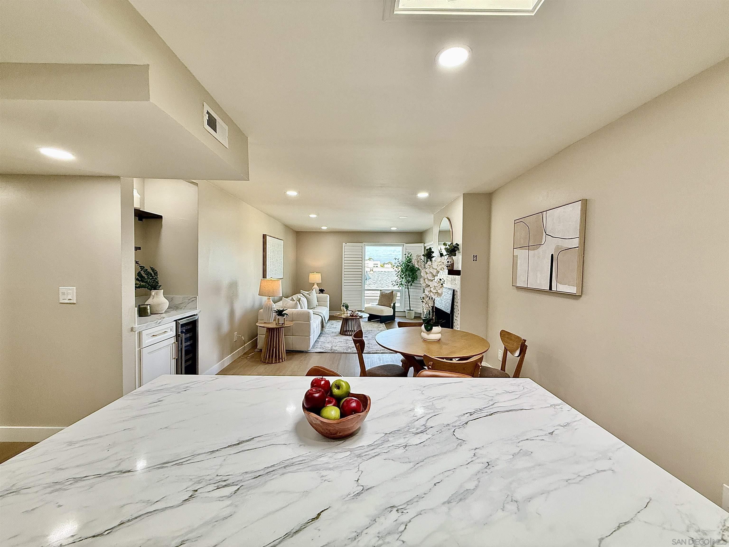 Detail Gallery Image 8 of 45 For 370  Rosecrans St  #302,  San Diego,  CA 92106 - 2 Beds | 2 Baths