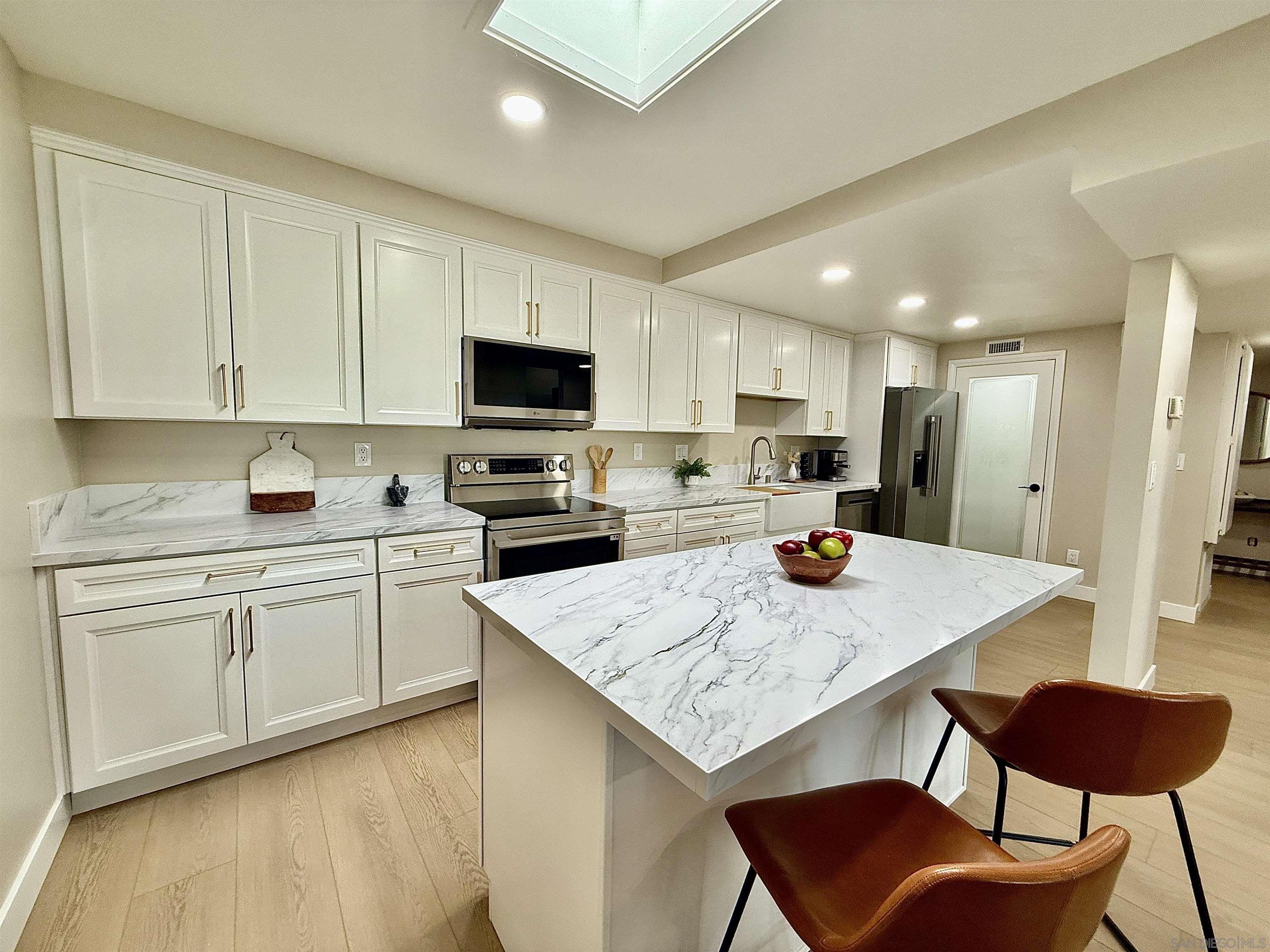 Detail Gallery Image 9 of 45 For 370  Rosecrans St  #302,  San Diego,  CA 92106 - 2 Beds | 2 Baths