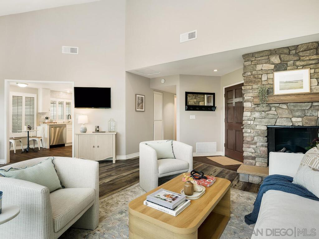 Detail Gallery Image 10 of 68 For 12872  Circulo Dardo, San Diego,  CA 92128 - 2 Beds | 2 Baths