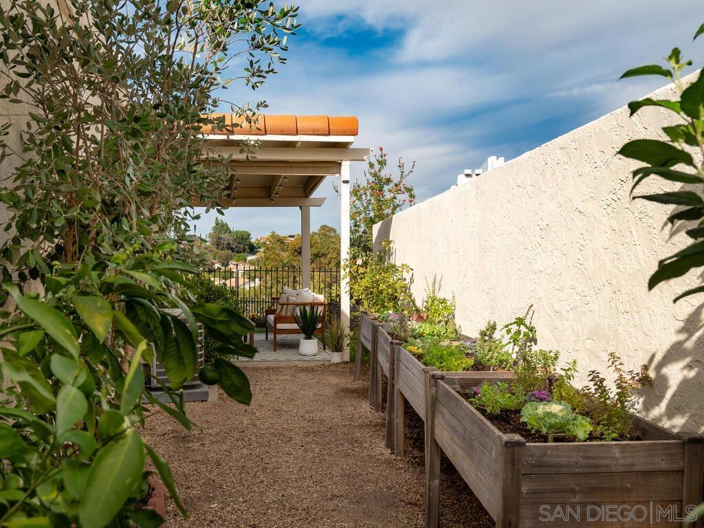 Detail Gallery Image 23 of 68 For 12872  Circulo Dardo, San Diego,  CA 92128 - 2 Beds | 2 Baths