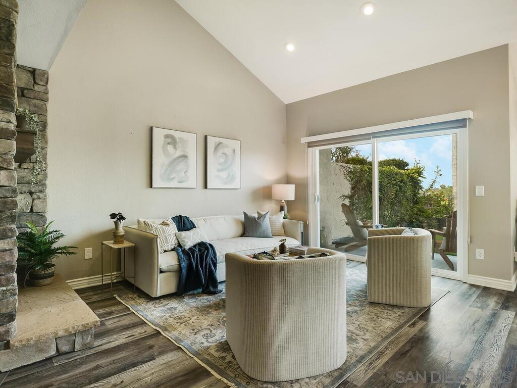 Detail Gallery Image 4 of 68 For 12872  Circulo Dardo, San Diego,  CA 92128 - 2 Beds | 2 Baths