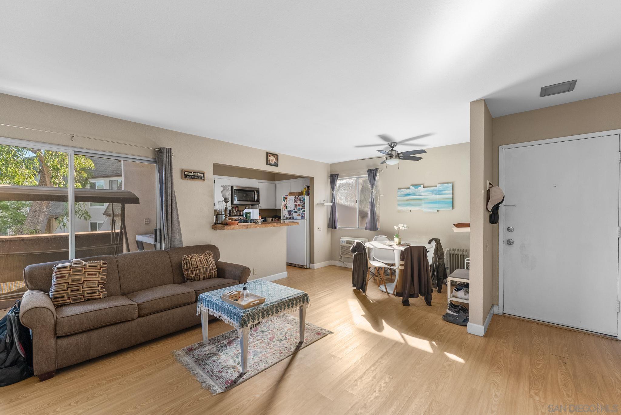 Detail Gallery Image 2 of 21 For 1307  Caminito Gabaldon  #H,  San Diego,  CA 92108 - 1 Beds | 1 Baths