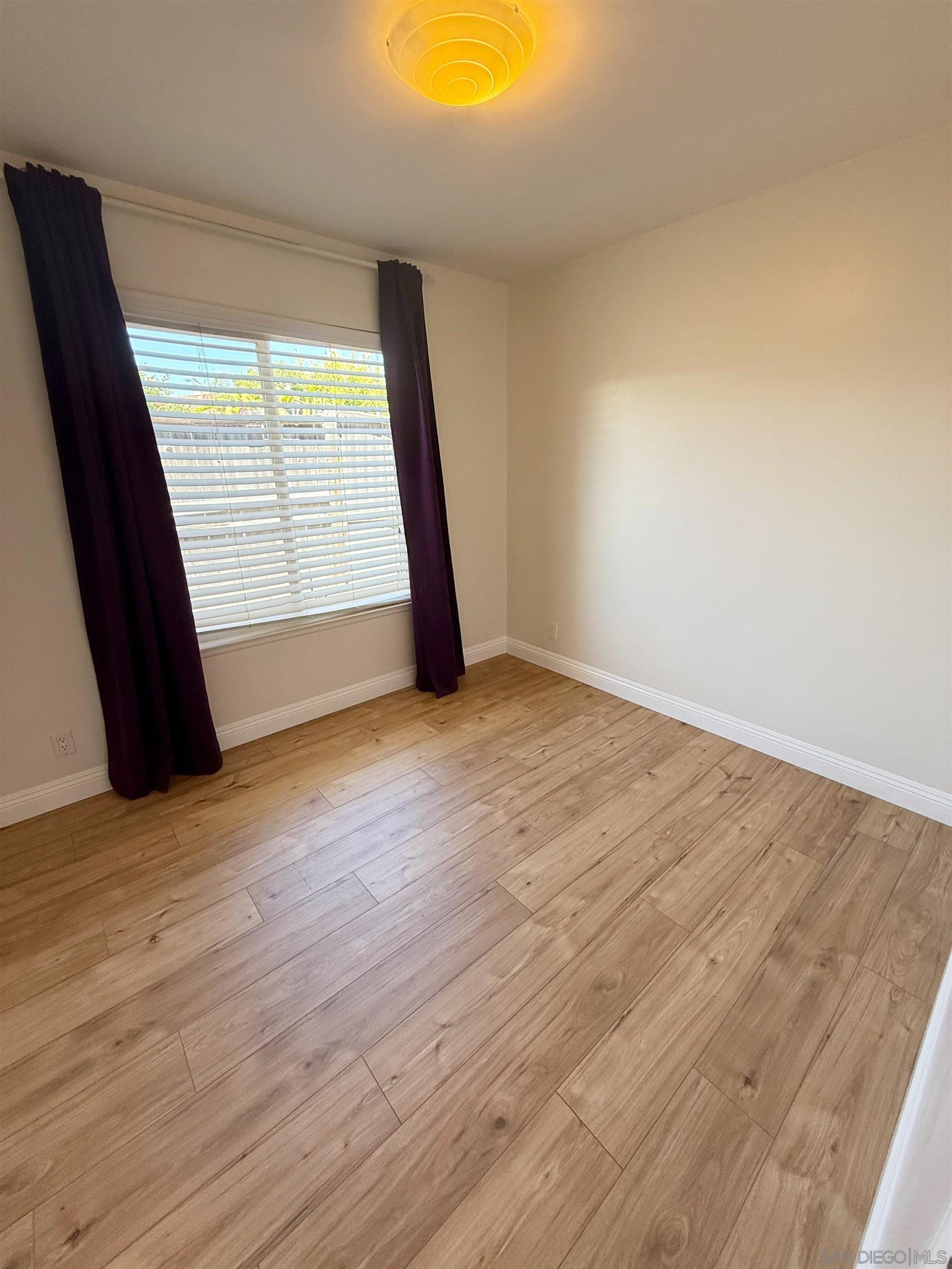 Detail Gallery Image 14 of 22 For 11483  Westonhill Dr, San Diego,  CA 92126 - 4 Beds | 2 Baths