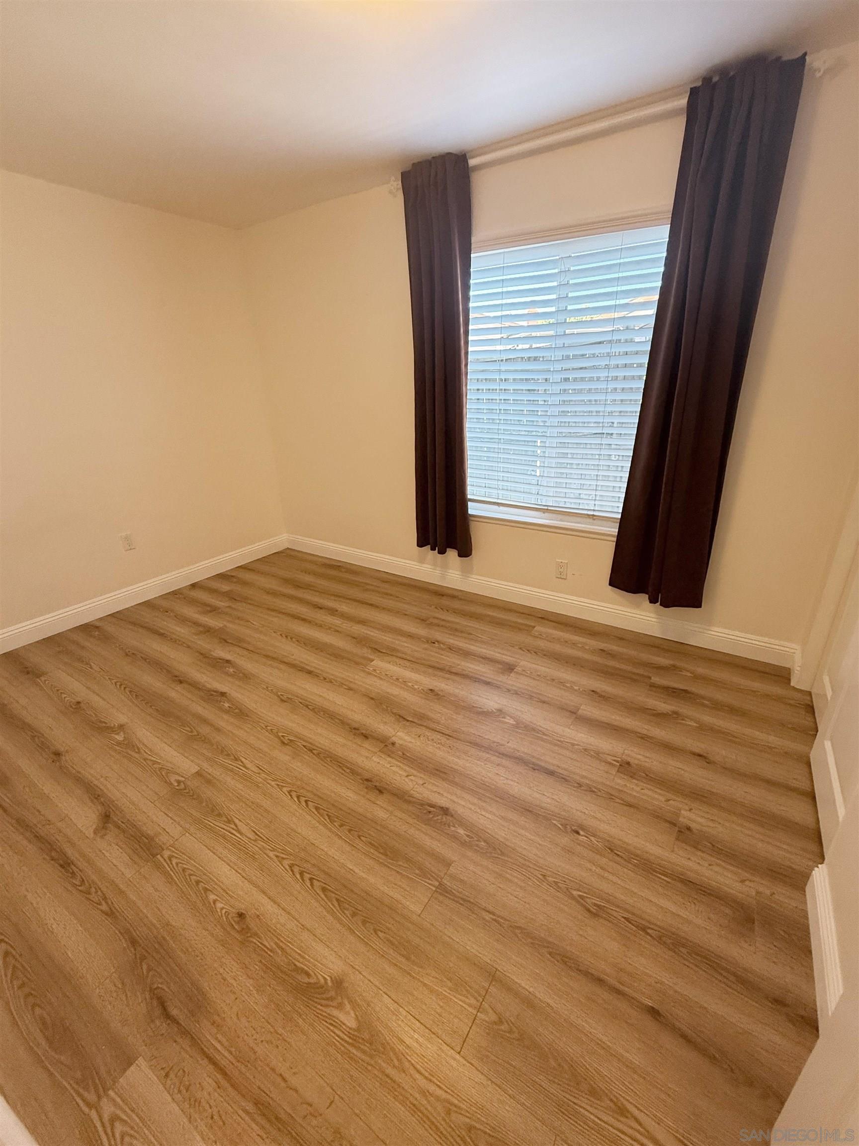 Detail Gallery Image 17 of 22 For 11483  Westonhill Dr, San Diego,  CA 92126 - 4 Beds | 2 Baths