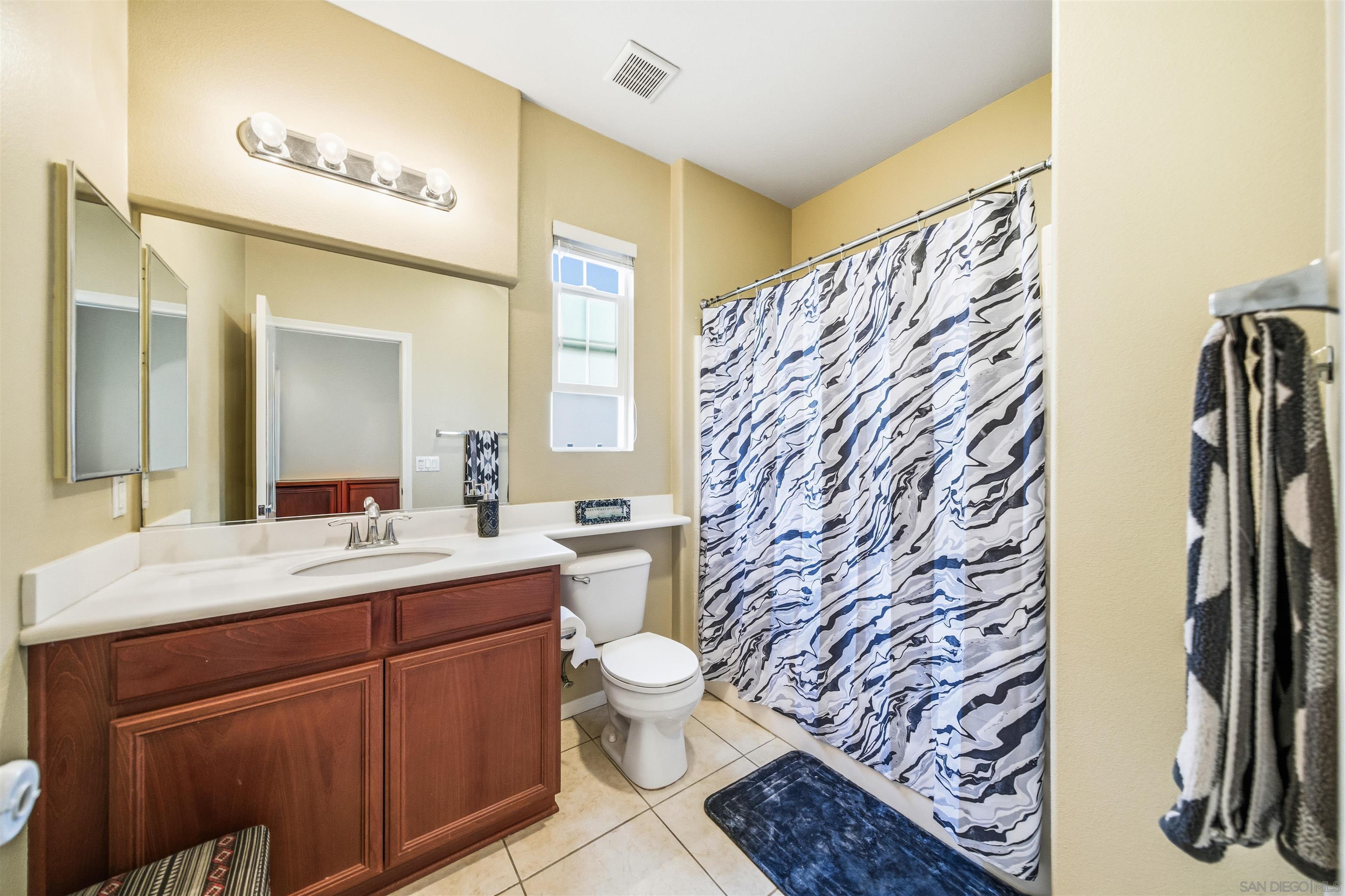 Detail Gallery Image 14 of 23 For 31889  Red Pine Way, Temecula,  CA 92592 - 3 Beds | 2/1 Baths