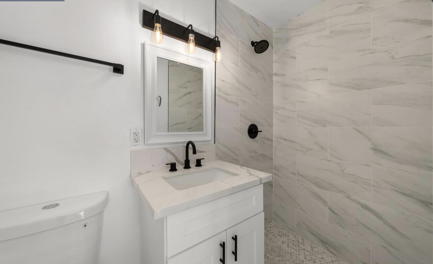 Detail Gallery Image 11 of 28 For 2472  Calle Tortuosa, San Diego,  CA 92139 - 3 Beds | 2 Baths