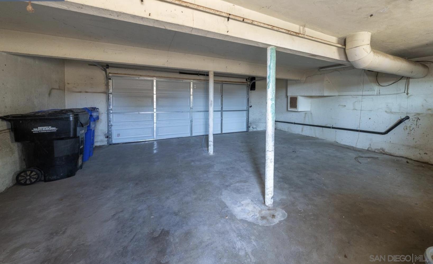 Detail Gallery Image 13 of 28 For 2472  Calle Tortuosa, San Diego,  CA 92139 - 3 Beds | 2 Baths