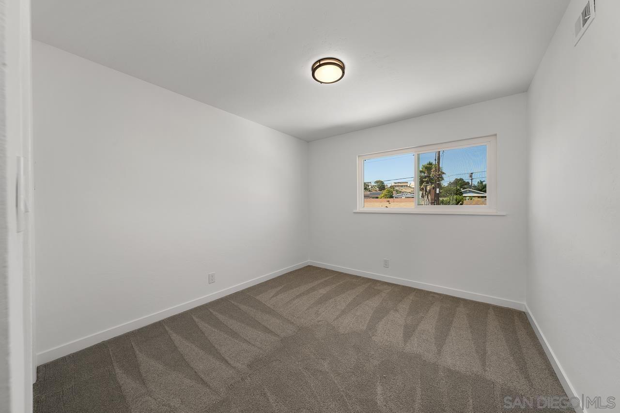 Detail Gallery Image 18 of 28 For 2472  Calle Tortuosa, San Diego,  CA 92139 - 3 Beds | 2 Baths