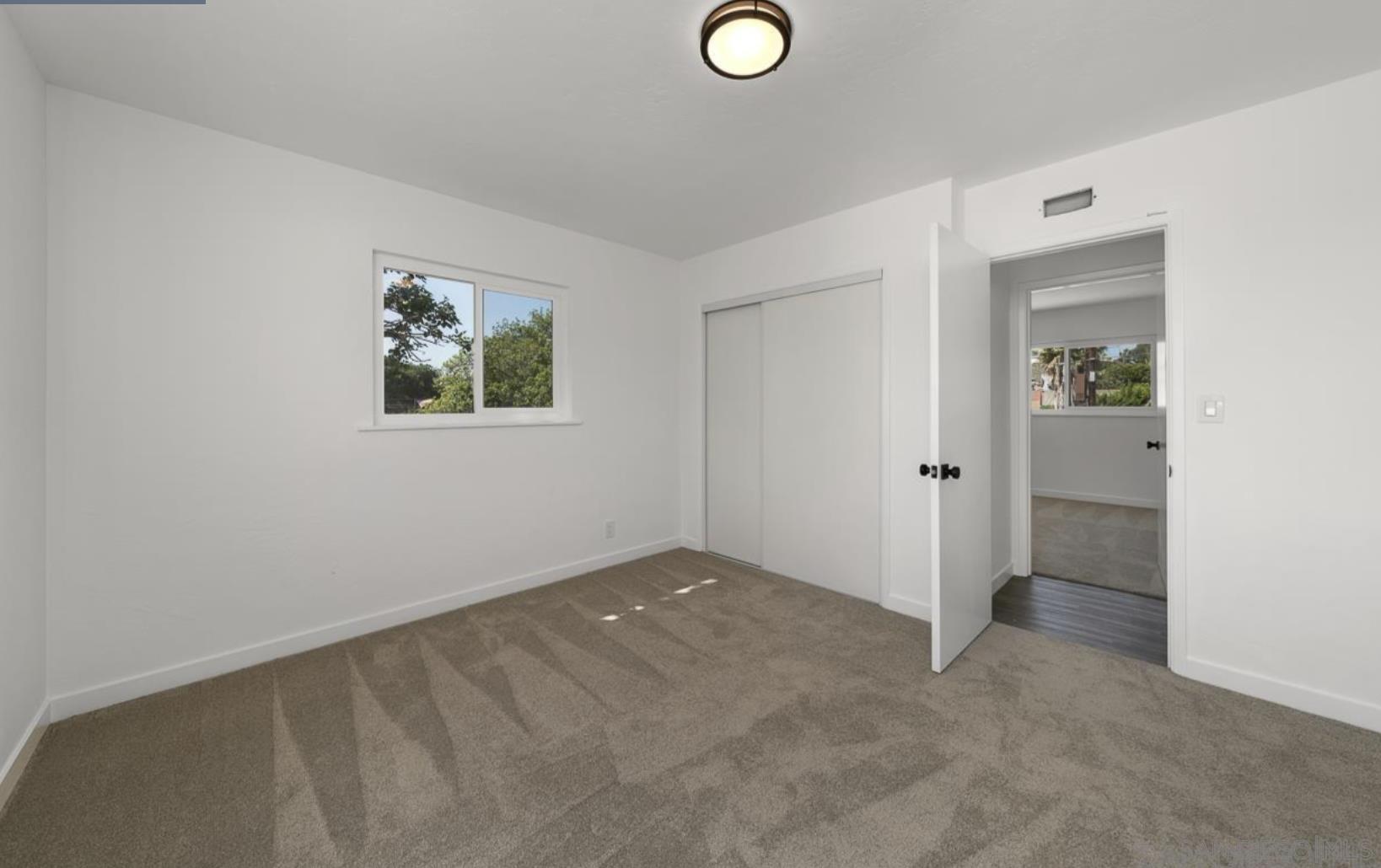 Detail Gallery Image 9 of 28 For 2472  Calle Tortuosa, San Diego,  CA 92139 - 3 Beds | 2 Baths