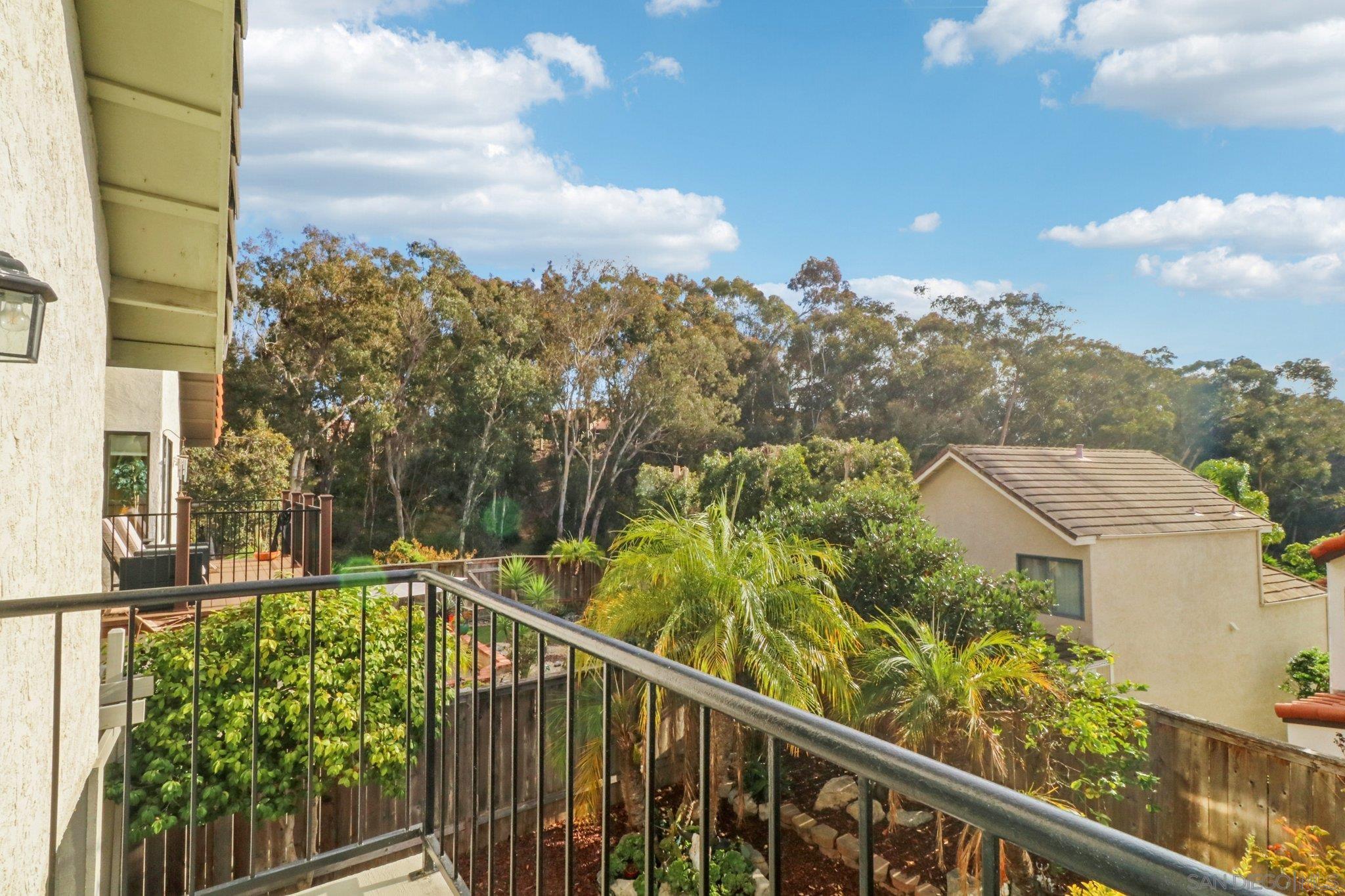 Detail Gallery Image 13 of 46 For 2829  Forest View Way, Carlsbad,  CA 92008 - 3 Beds | 2/1 Baths