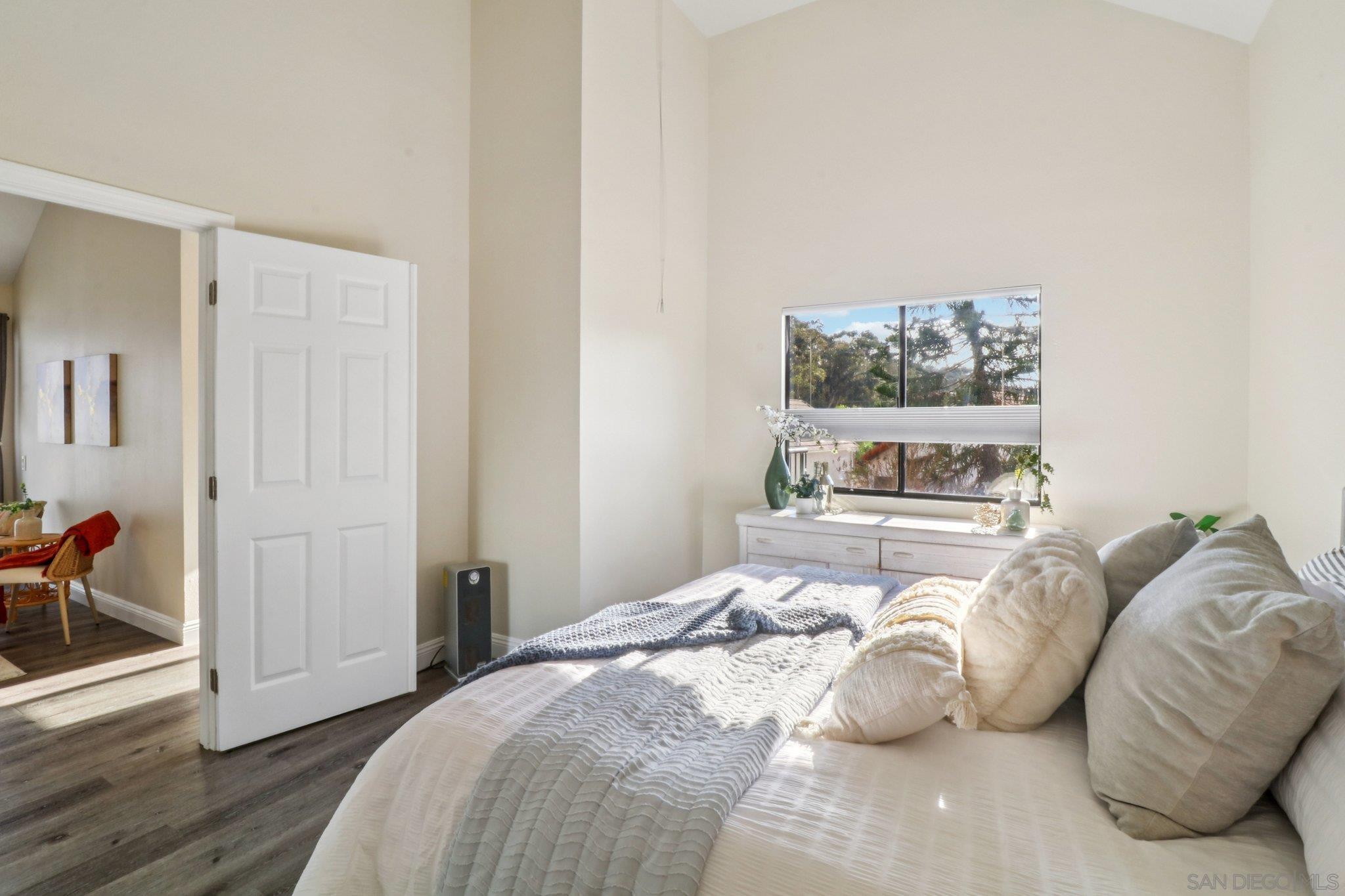 Detail Gallery Image 15 of 46 For 2829  Forest View Way, Carlsbad,  CA 92008 - 3 Beds | 2/1 Baths
