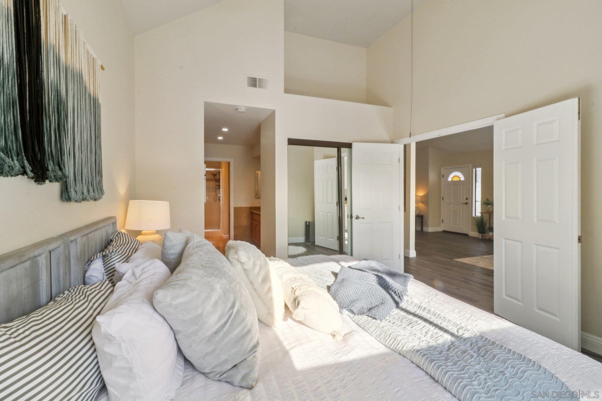 Detail Gallery Image 16 of 46 For 2829  Forest View Way, Carlsbad,  CA 92008 - 3 Beds | 2/1 Baths