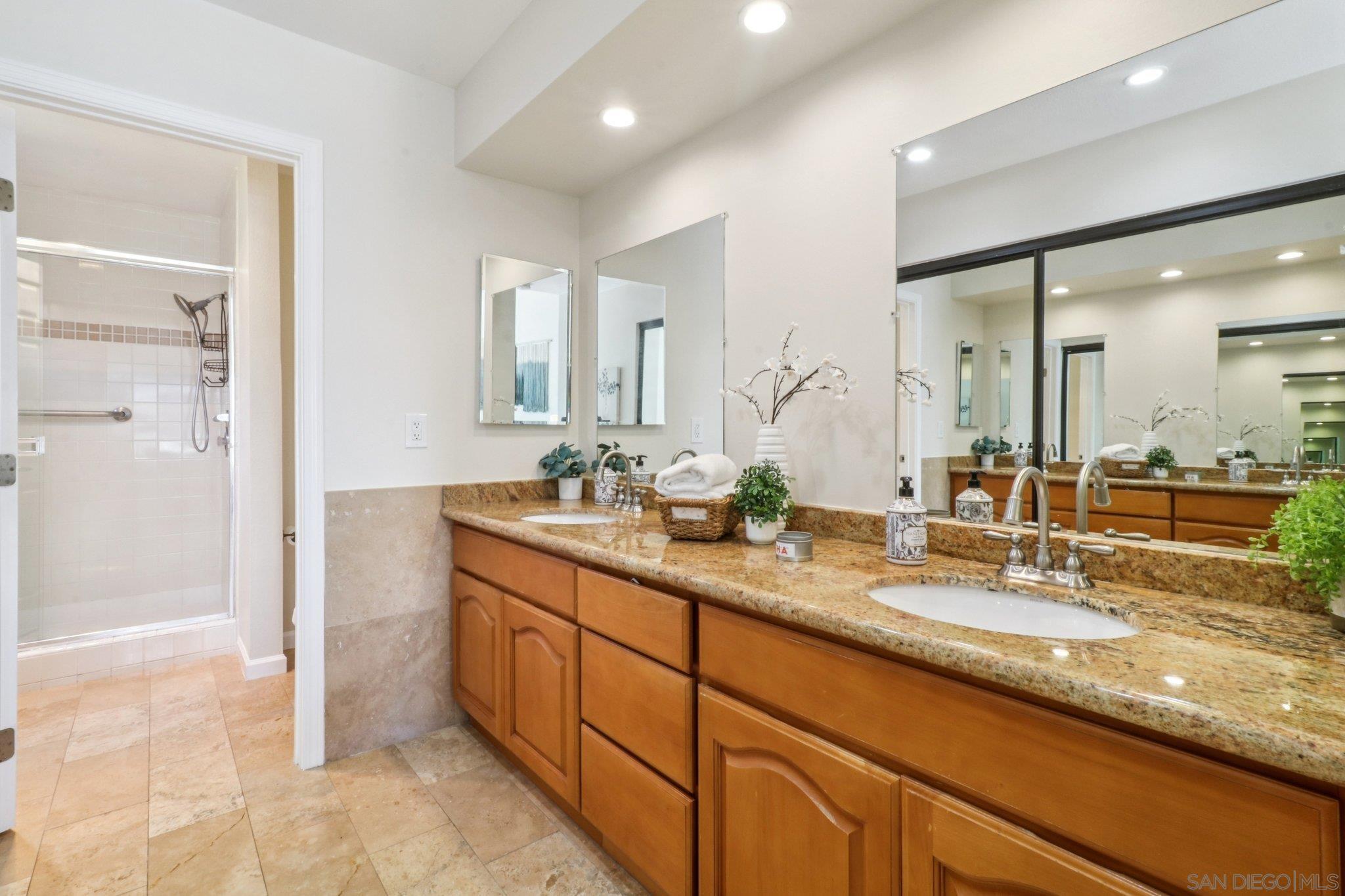 Detail Gallery Image 17 of 46 For 2829  Forest View Way, Carlsbad,  CA 92008 - 3 Beds | 2/1 Baths