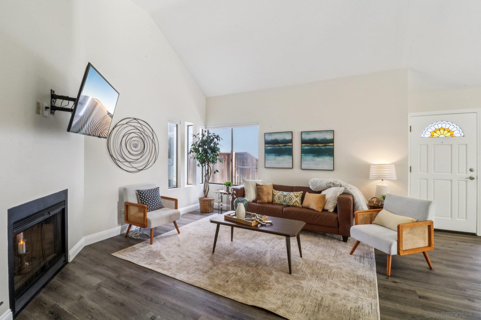 Detail Gallery Image 3 of 46 For 2829  Forest View Way, Carlsbad,  CA 92008 - 3 Beds | 2/1 Baths