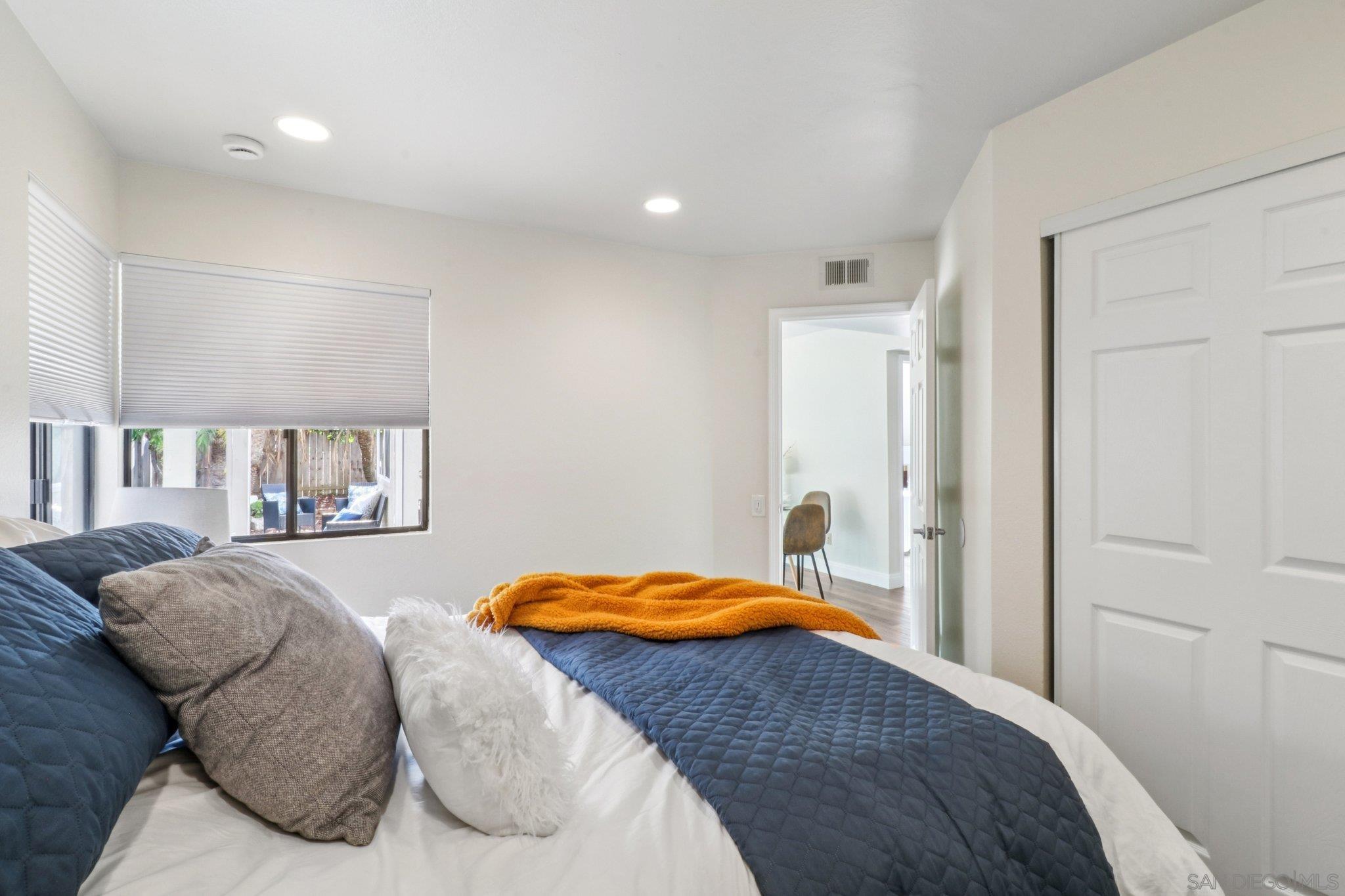 Detail Gallery Image 24 of 46 For 2829  Forest View Way, Carlsbad,  CA 92008 - 3 Beds | 2/1 Baths