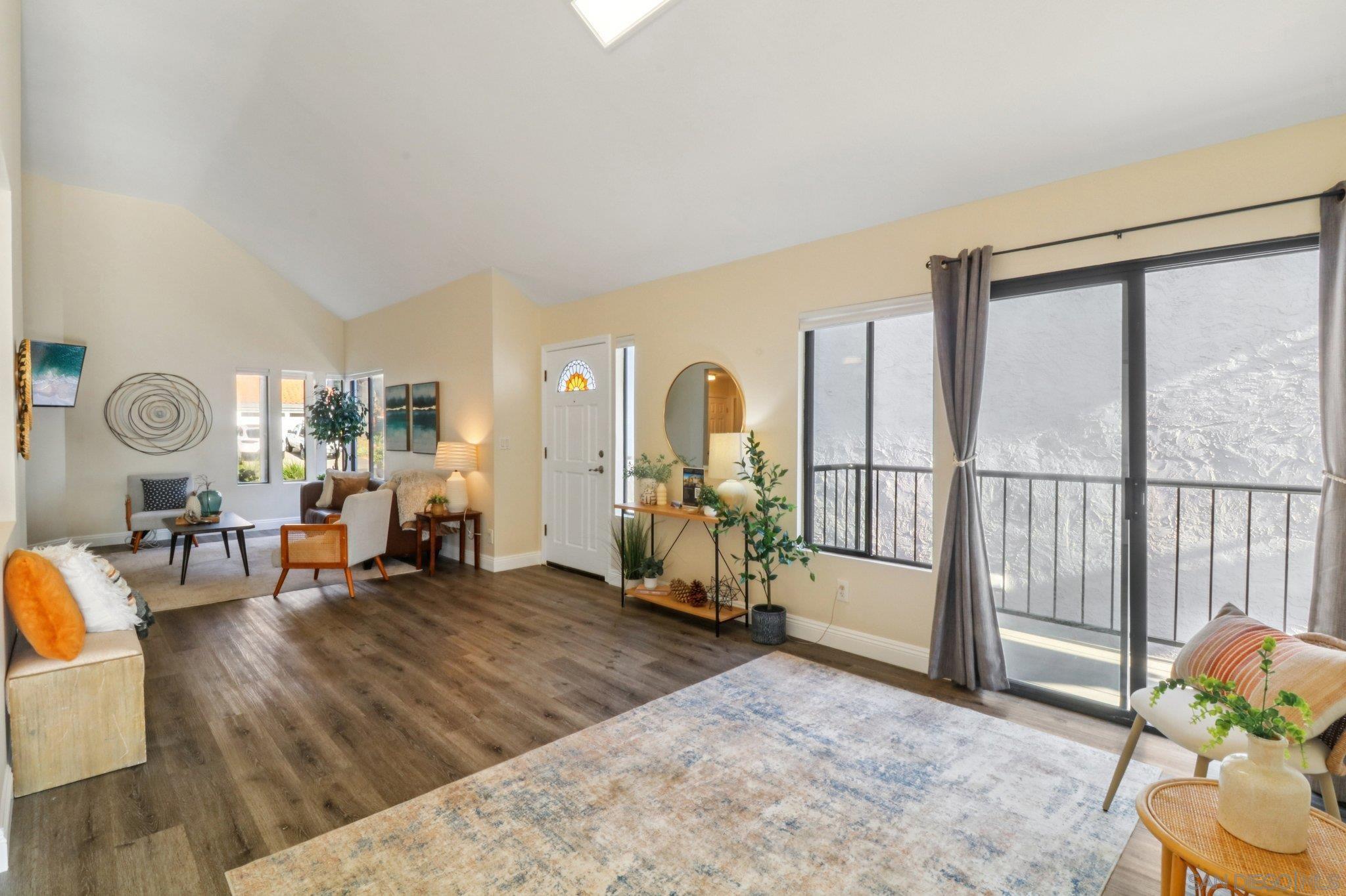 Detail Gallery Image 6 of 46 For 2829  Forest View Way, Carlsbad,  CA 92008 - 3 Beds | 2/1 Baths