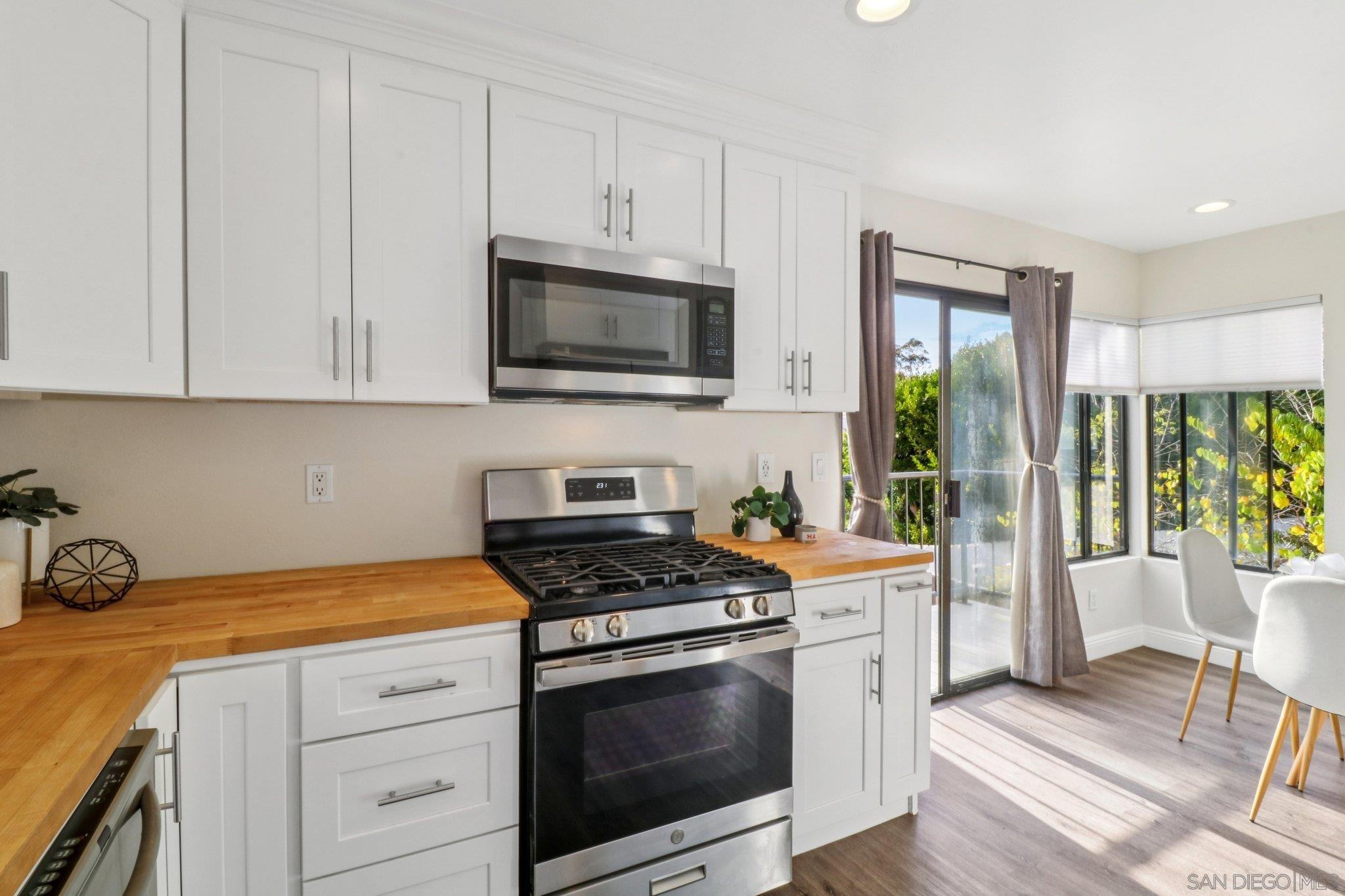Detail Gallery Image 8 of 46 For 2829  Forest View Way, Carlsbad,  CA 92008 - 3 Beds | 2/1 Baths