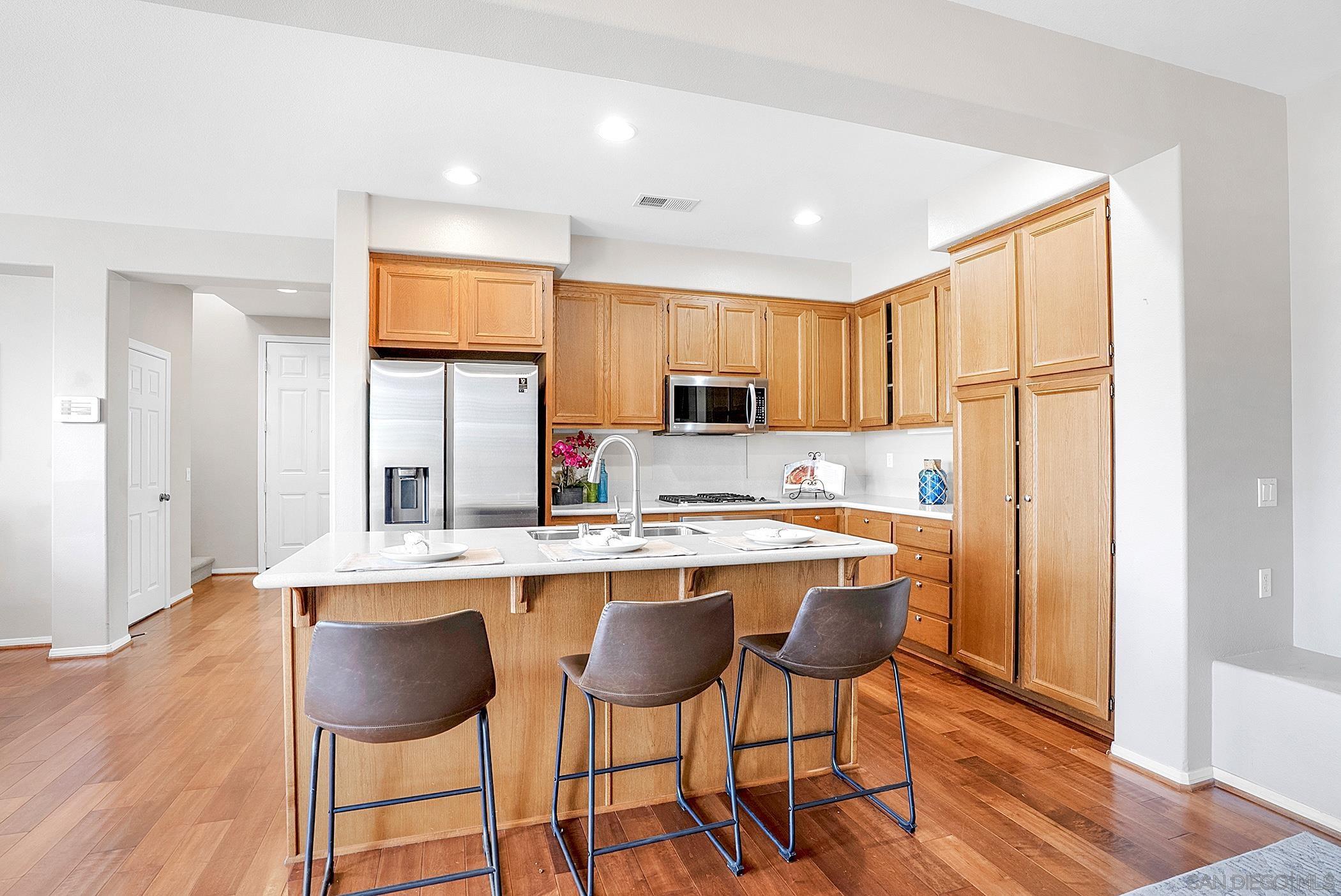 Detail Gallery Image 15 of 73 For 1670  Grasshopper Ln, Chula Vista,  CA 91915 - 4 Beds | 3 Baths