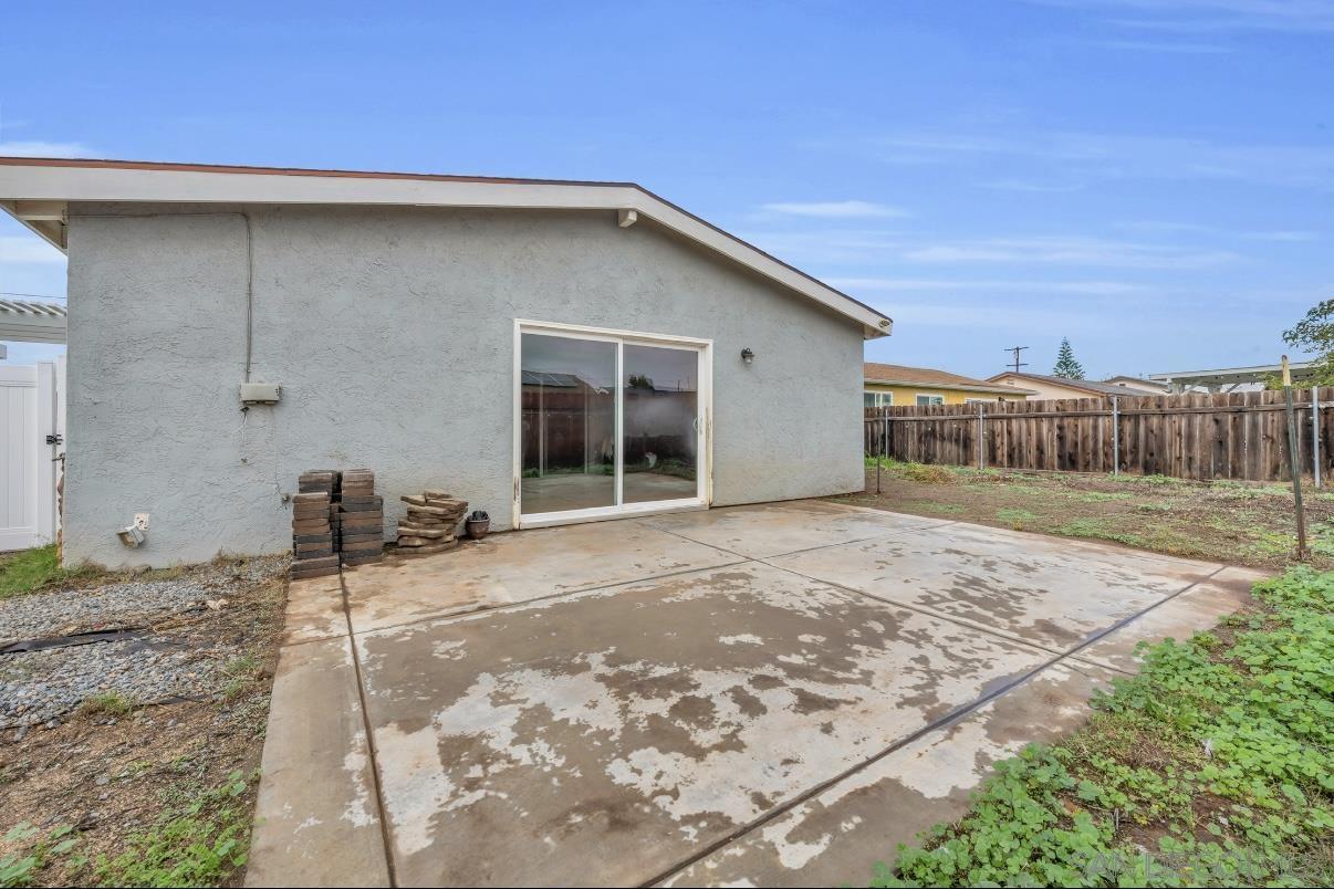 Detail Gallery Image 2 of 17 For 2801  Whitney Street, San Diego,  CA 92111 - 3 Beds | 2 Baths