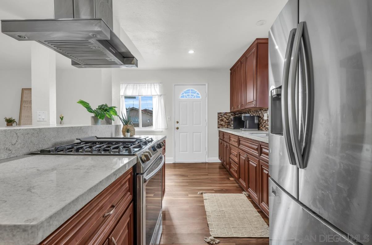 Detail Gallery Image 13 of 17 For 2801  Whitney Street, San Diego,  CA 92111 - 3 Beds | 2 Baths