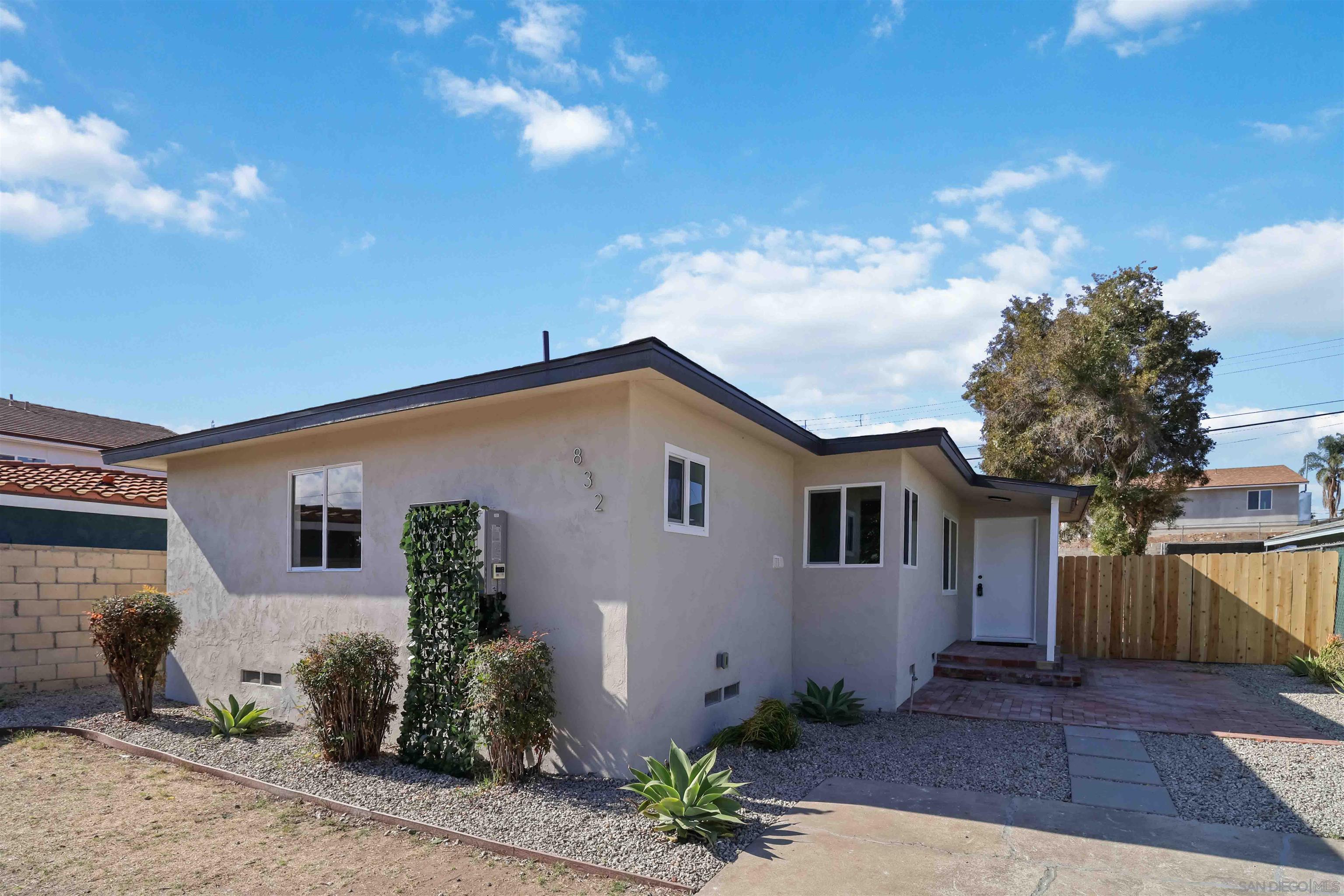 Front Image Thumbnail for SD250044100