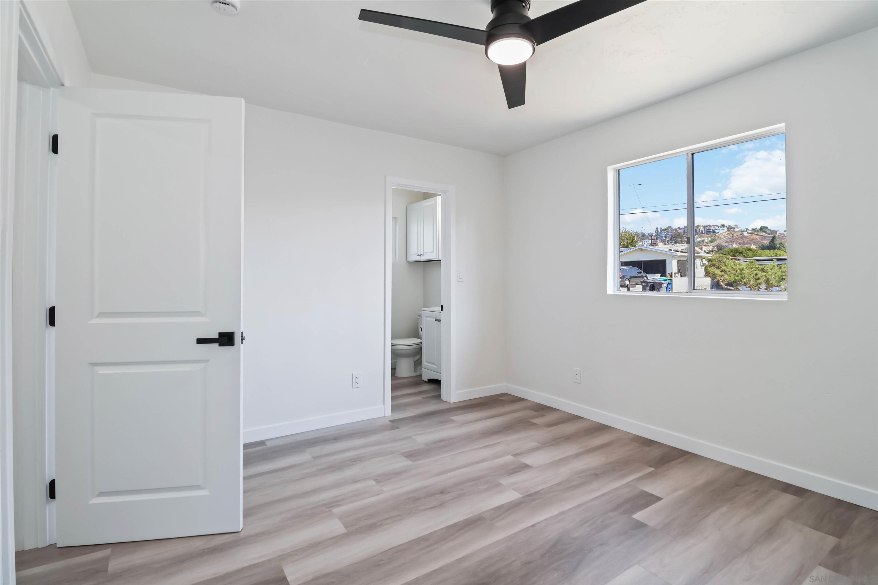 Detail Gallery Image 14 of 28 For 832  Ramona Ave, Spring Valley,  CA 91977 - 3 Beds | 2 Baths