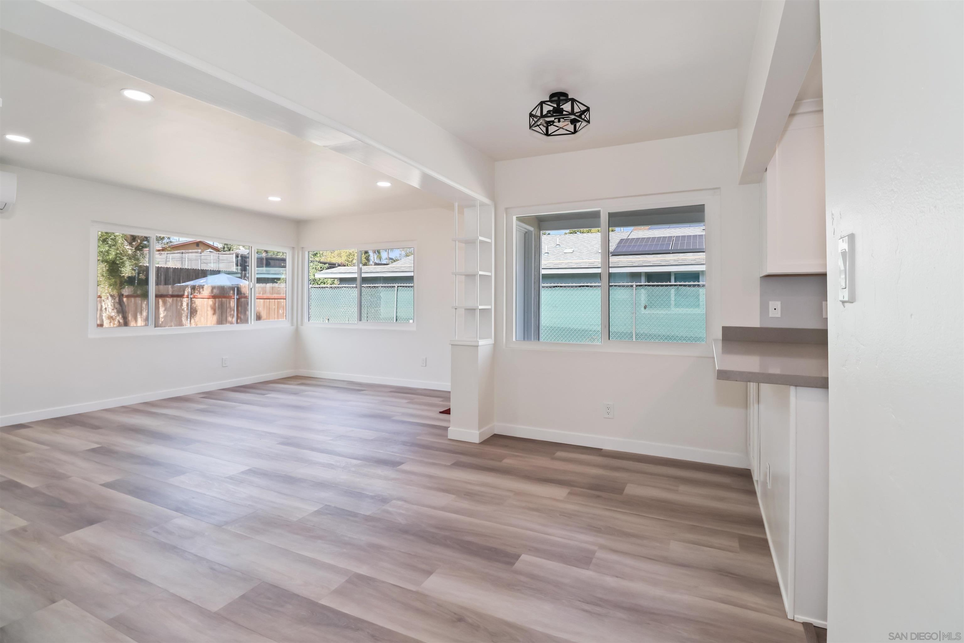 Detail Gallery Image 3 of 28 For 832  Ramona Ave, Spring Valley,  CA 91977 - 3 Beds | 2 Baths