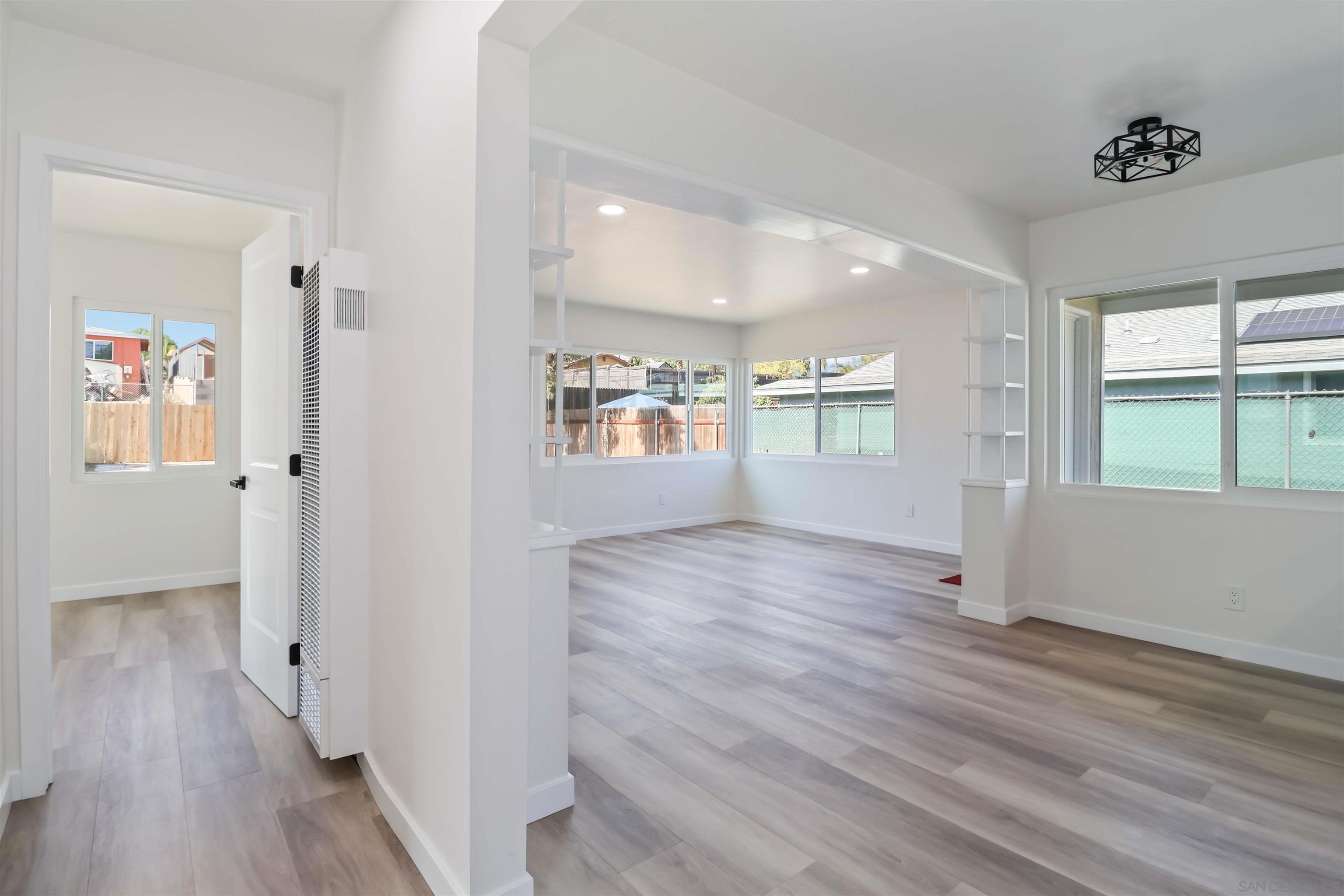 Detail Gallery Image 6 of 28 For 832  Ramona Ave, Spring Valley,  CA 91977 - 3 Beds | 2 Baths