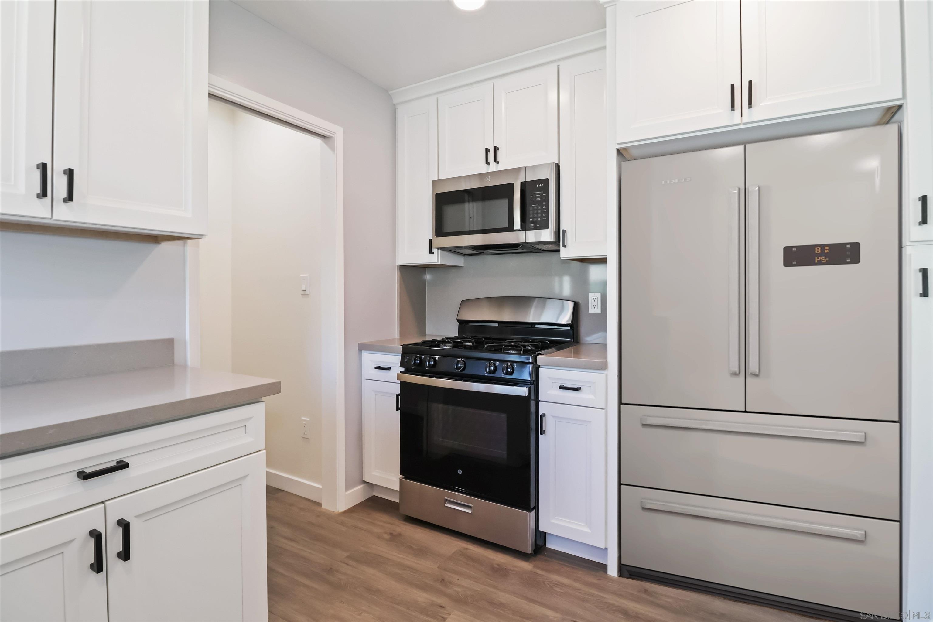 Detail Gallery Image 8 of 28 For 832  Ramona Ave, Spring Valley,  CA 91977 - 3 Beds | 2 Baths