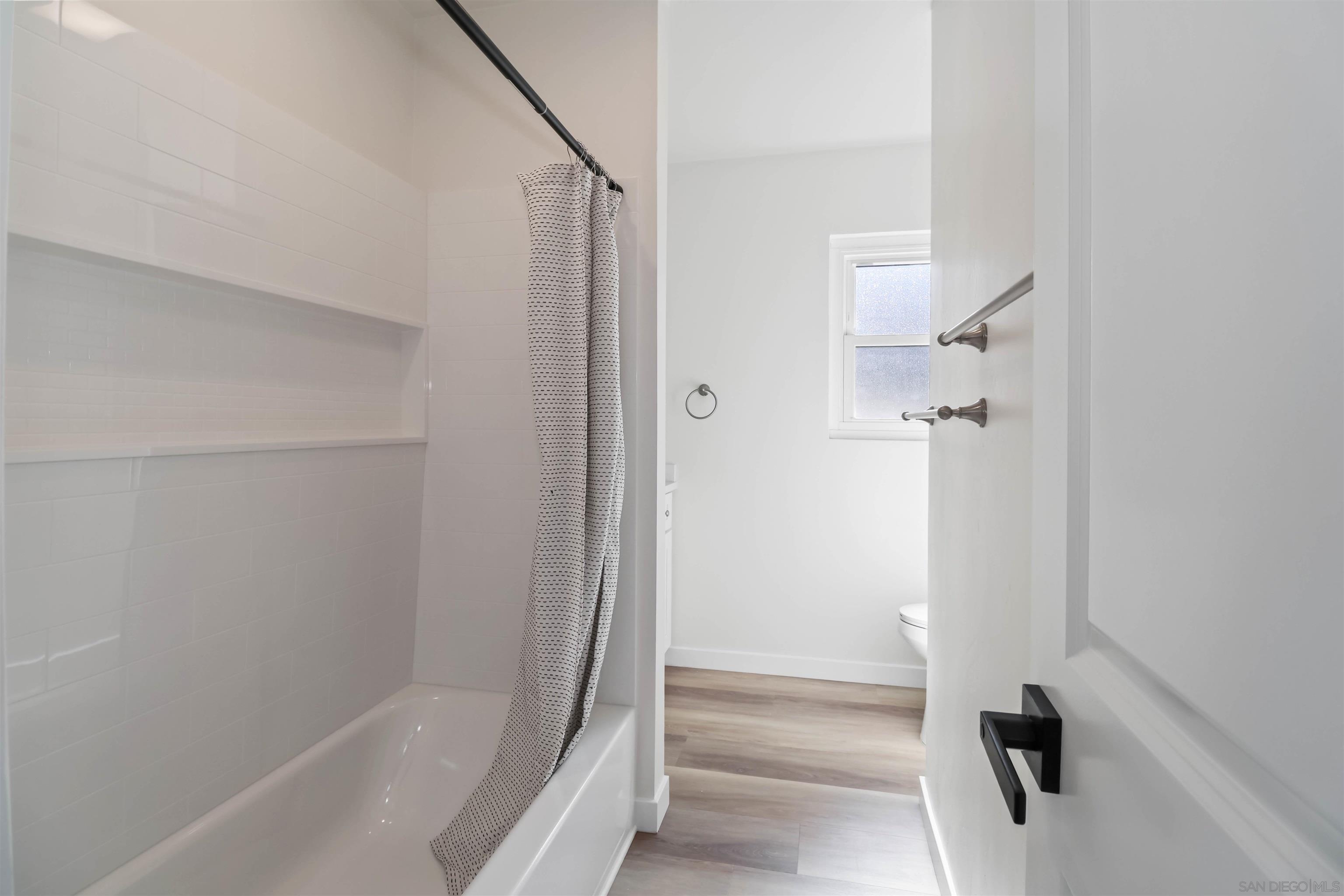 Detail Gallery Image 10 of 28 For 832  Ramona Ave, Spring Valley,  CA 91977 - 3 Beds | 2 Baths